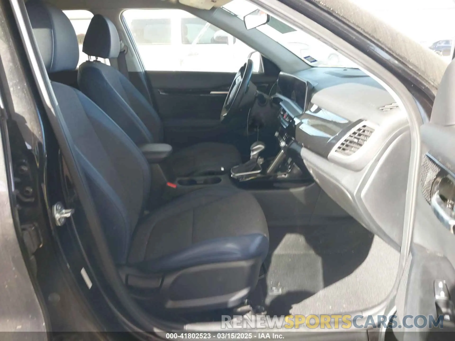 5 Photograph of a damaged car KNDEU2AA7R7502828 KIA SELTOS 2024