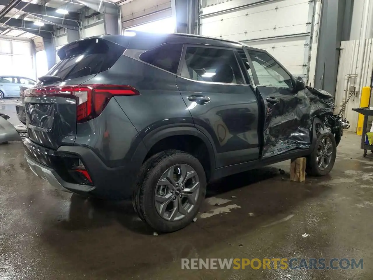 3 Photograph of a damaged car KNDEU2AA7R7615498 KIA SELTOS 2024