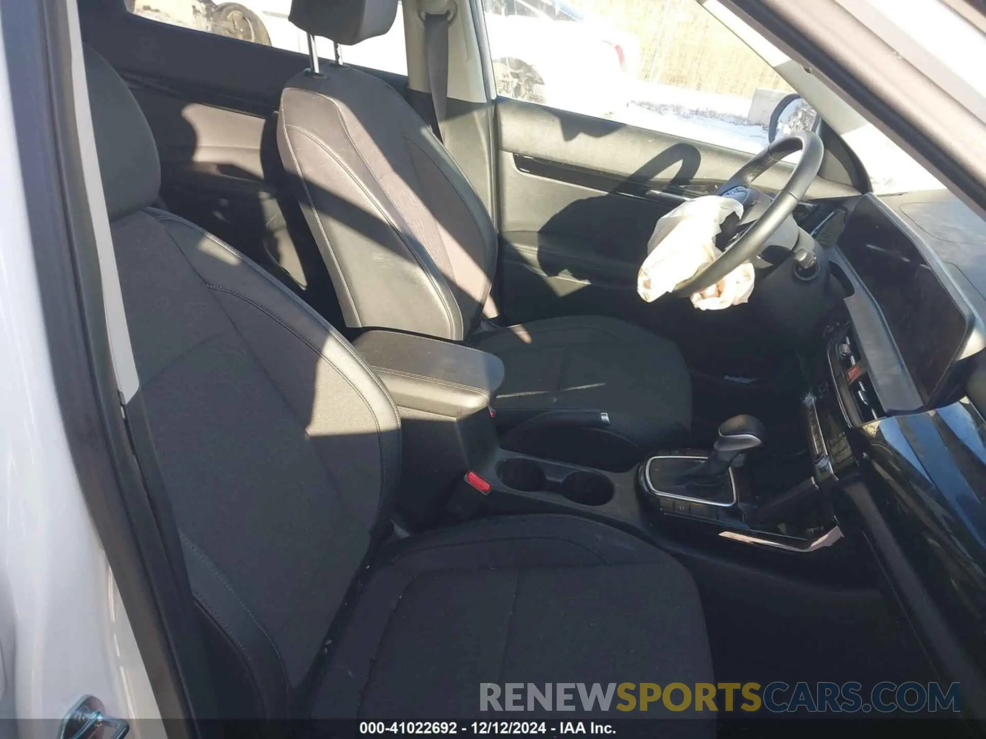 5 Photograph of a damaged car KNDEU2AA7R7638201 KIA SELTOS 2024
