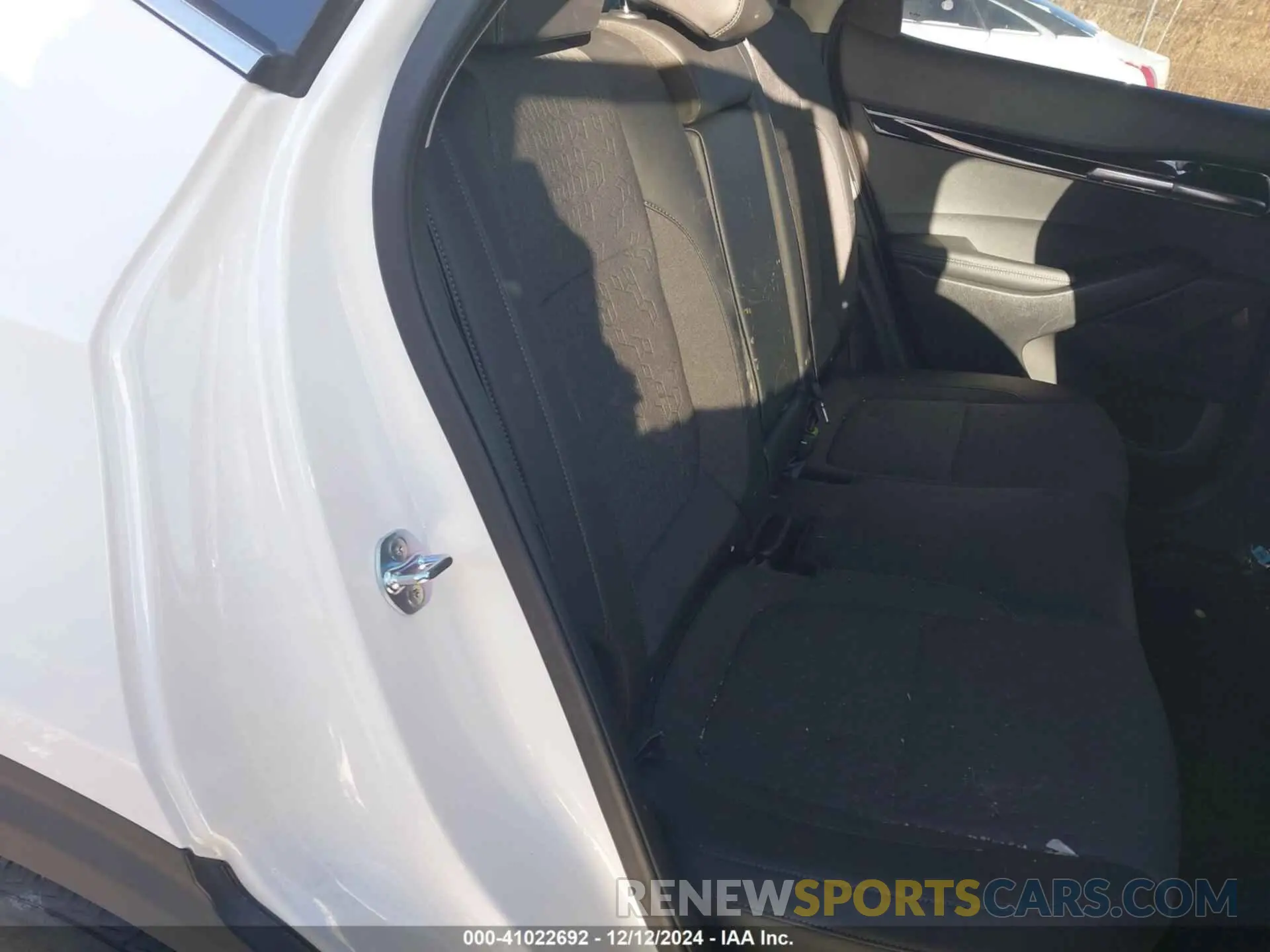 8 Photograph of a damaged car KNDEU2AA7R7638201 KIA SELTOS 2024