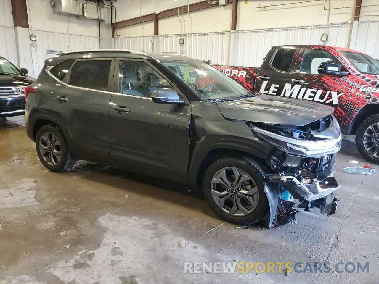 4 Photograph of a damaged car KNDEU2AA8R7608074 KIA SELTOS 2024