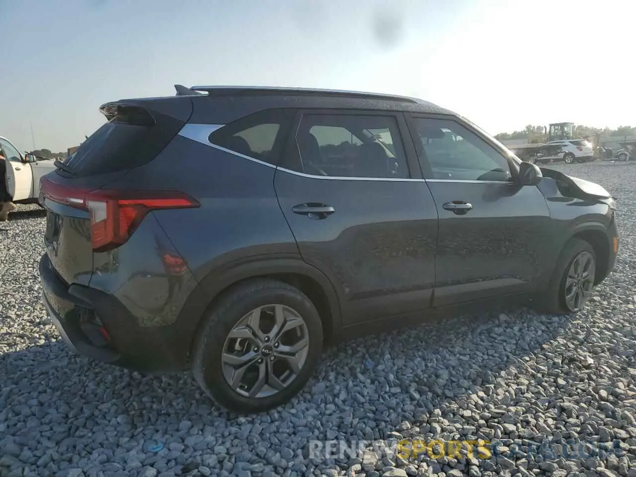 3 Photograph of a damaged car KNDEU2AA8R7666864 KIA SELTOS 2024