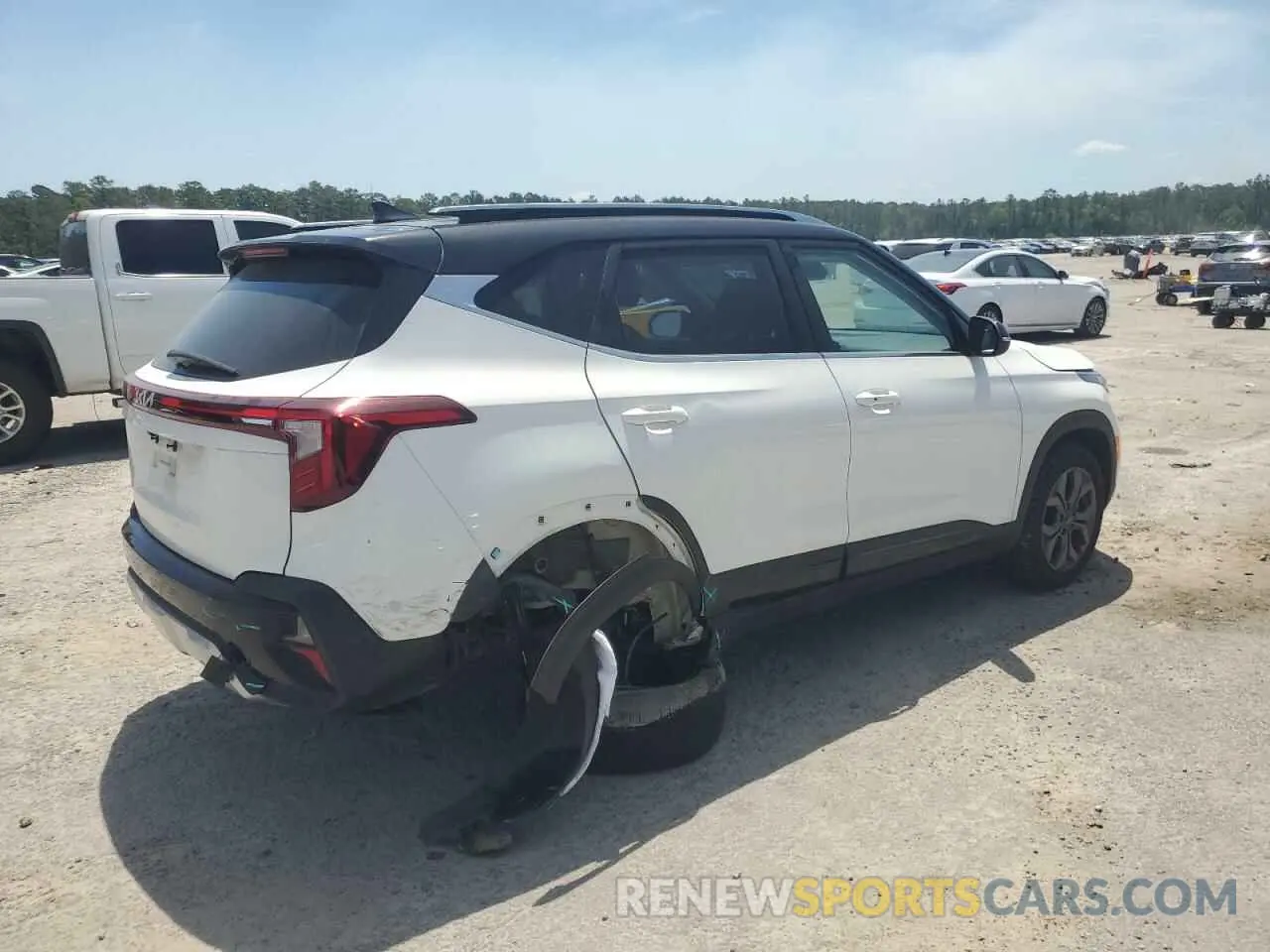 3 Photograph of a damaged car KNDEU2AA9R7583489 KIA SELTOS 2024