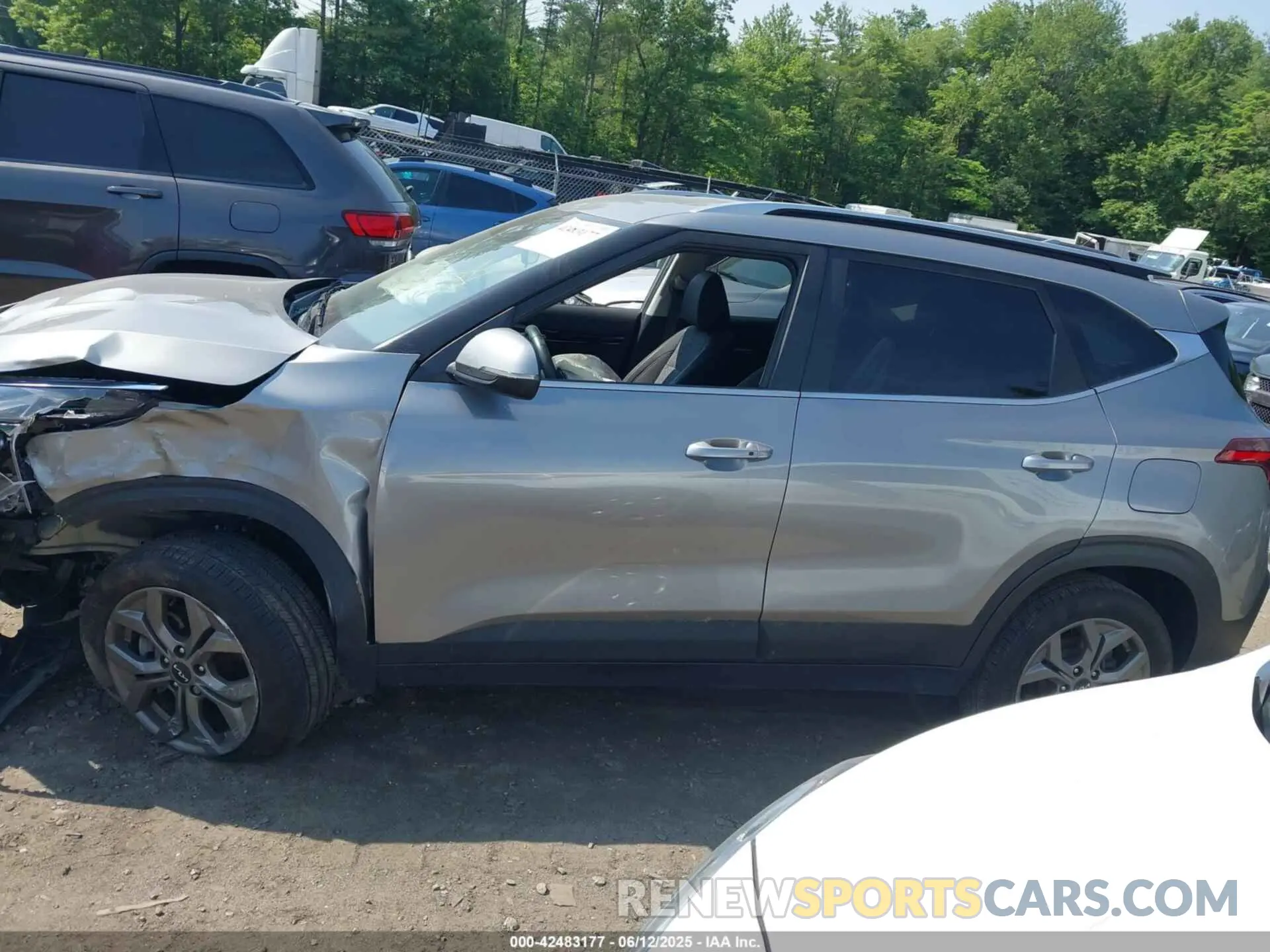 14 Photograph of a damaged car KNDEUCAA0R7540469 KIA SELTOS 2024