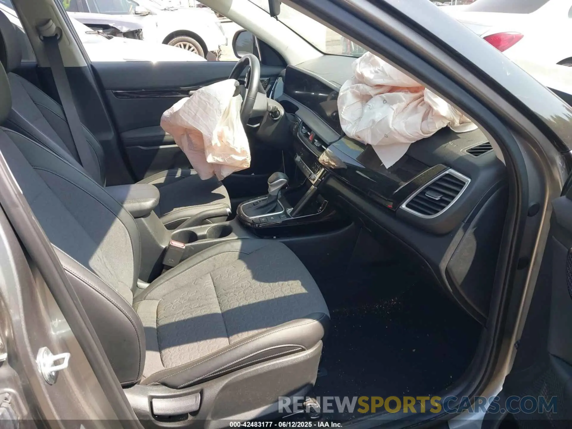 5 Photograph of a damaged car KNDEUCAA0R7540469 KIA SELTOS 2024