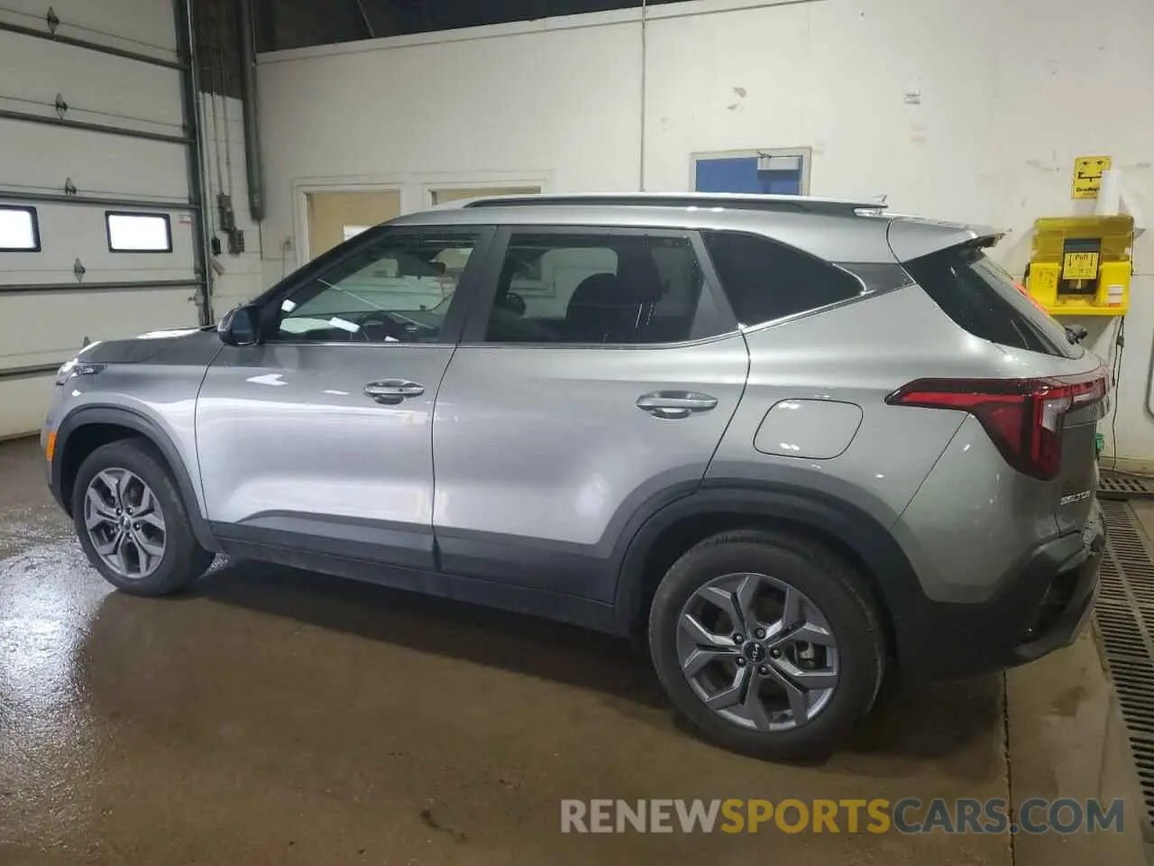2 Photograph of a damaged car KNDEUCAA0R7576467 KIA SELTOS 2024