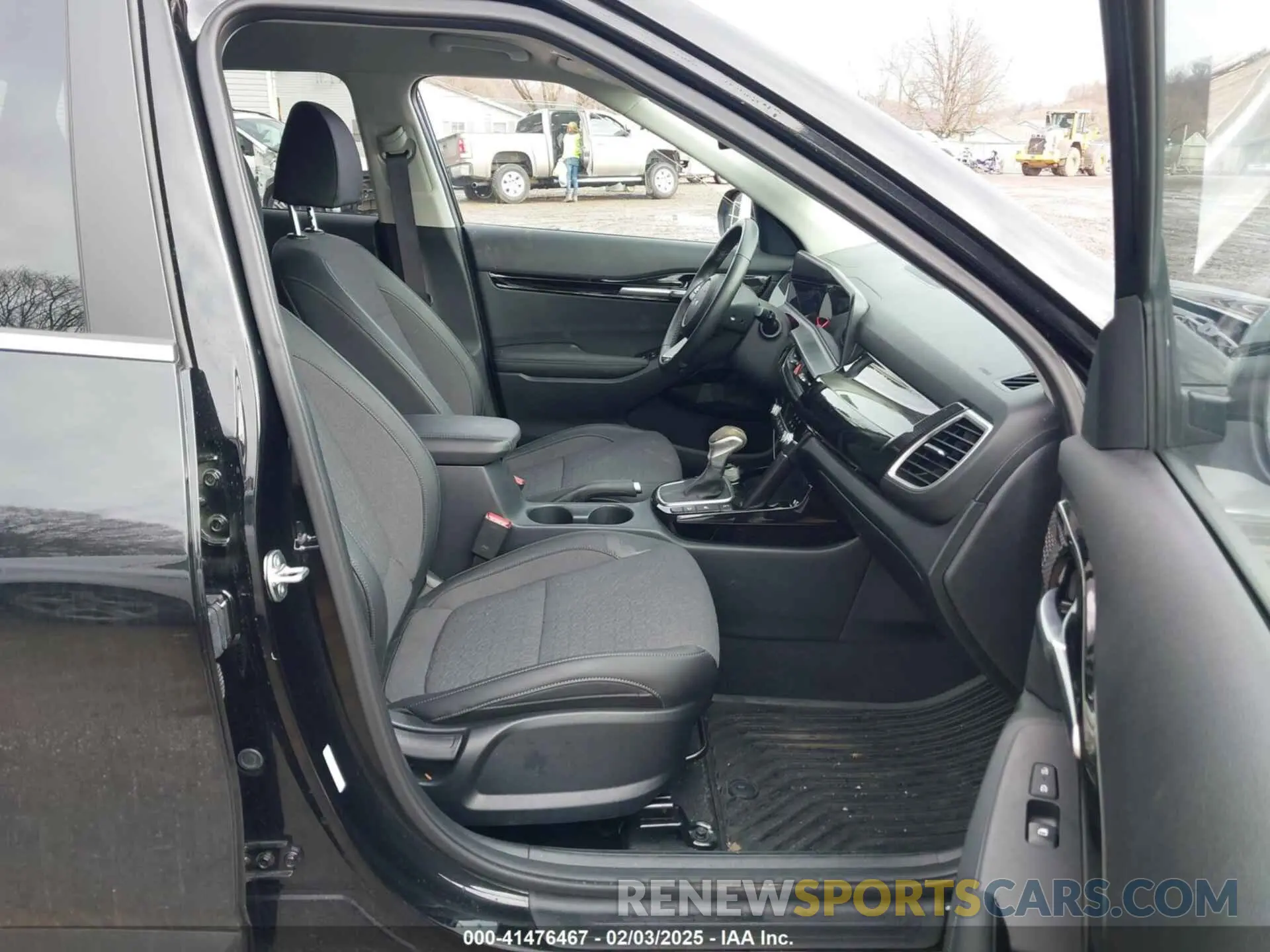 5 Photograph of a damaged car KNDEUCAA1R7652486 KIA SELTOS 2024