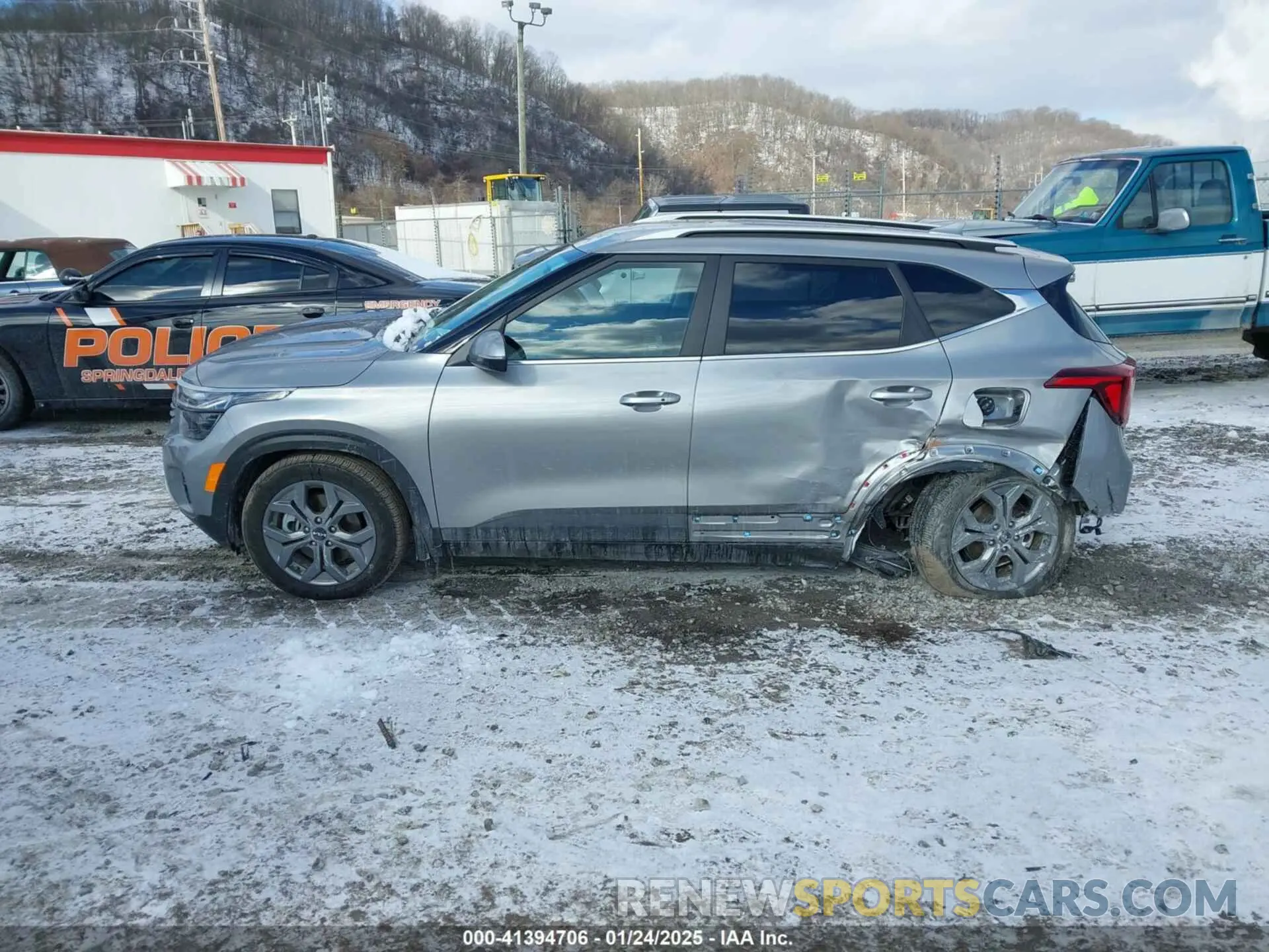 14 Photograph of a damaged car KNDEUCAA3R7552678 KIA SELTOS 2024