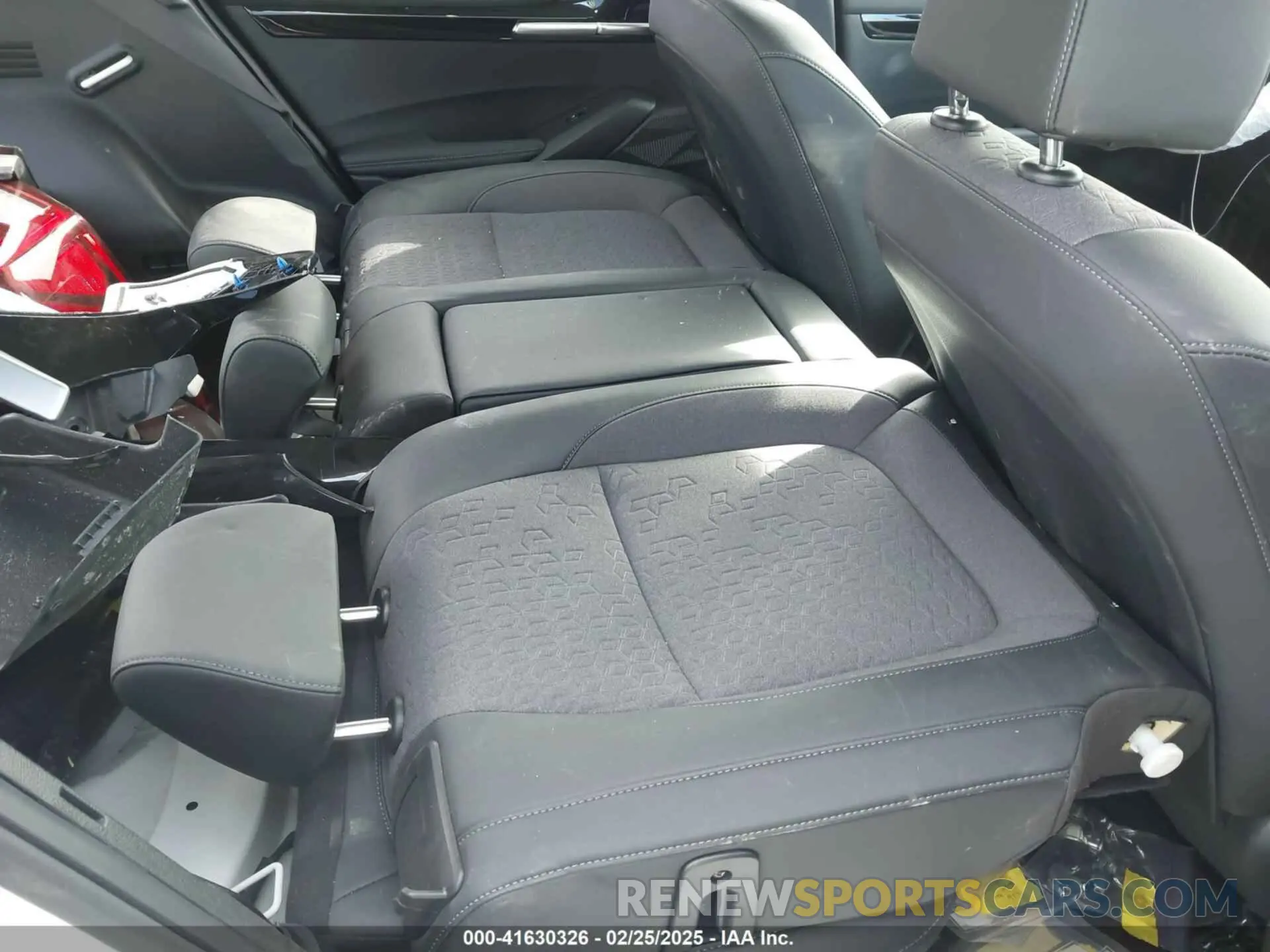 8 Photograph of a damaged car KNDEUCAA3R7610272 KIA SELTOS 2024