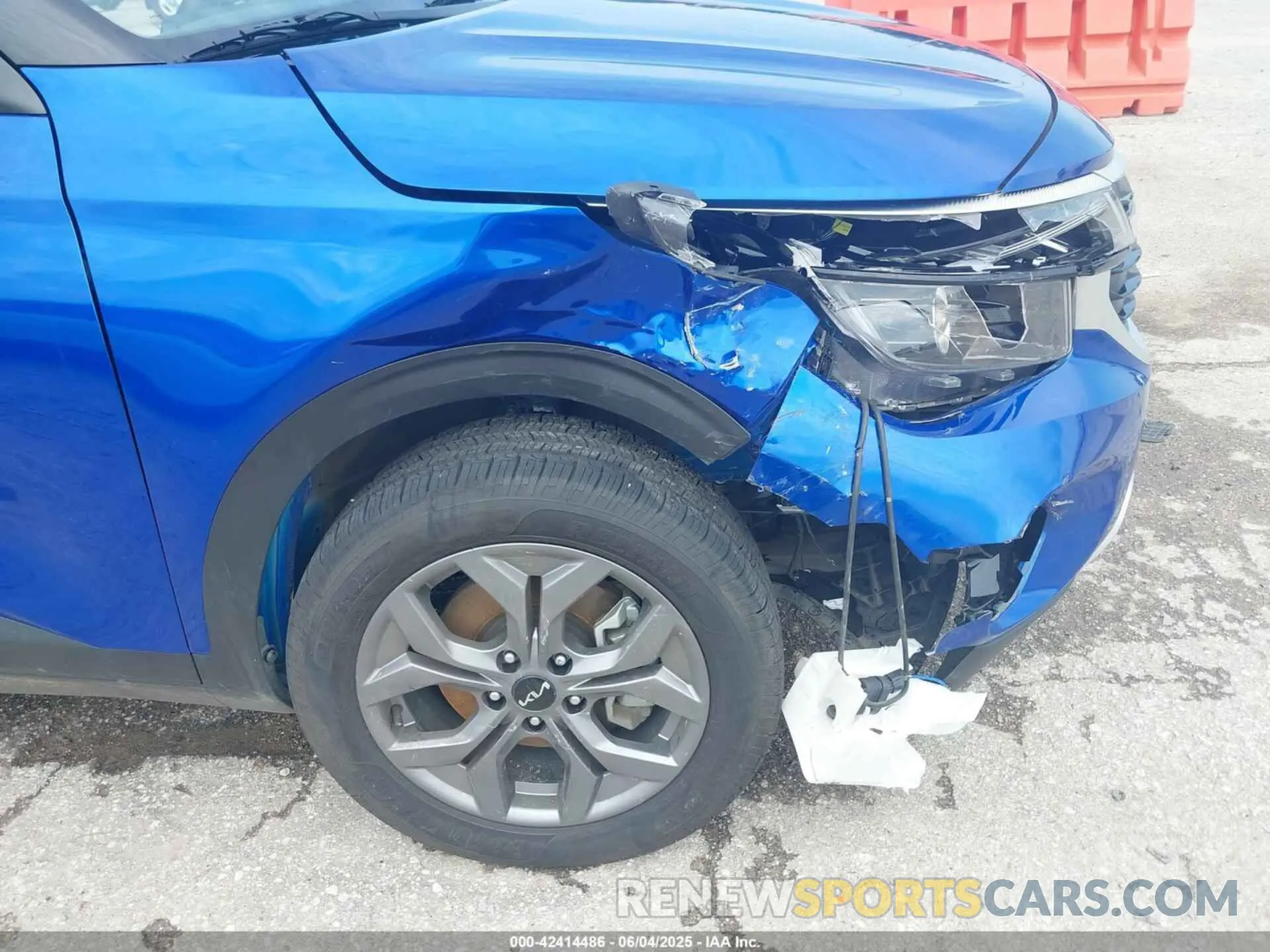 6 Photograph of a damaged car KNDEUCAA4R7612452 KIA SELTOS 2024