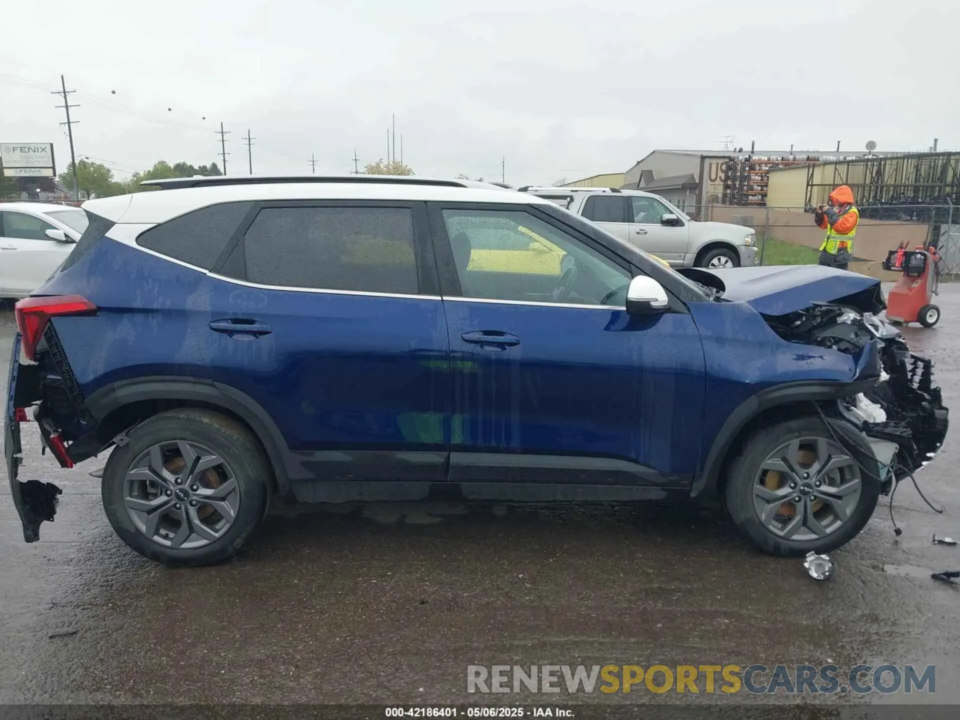 12 Photograph of a damaged car KNDEUCAA6R7487387 KIA SELTOS 2024
