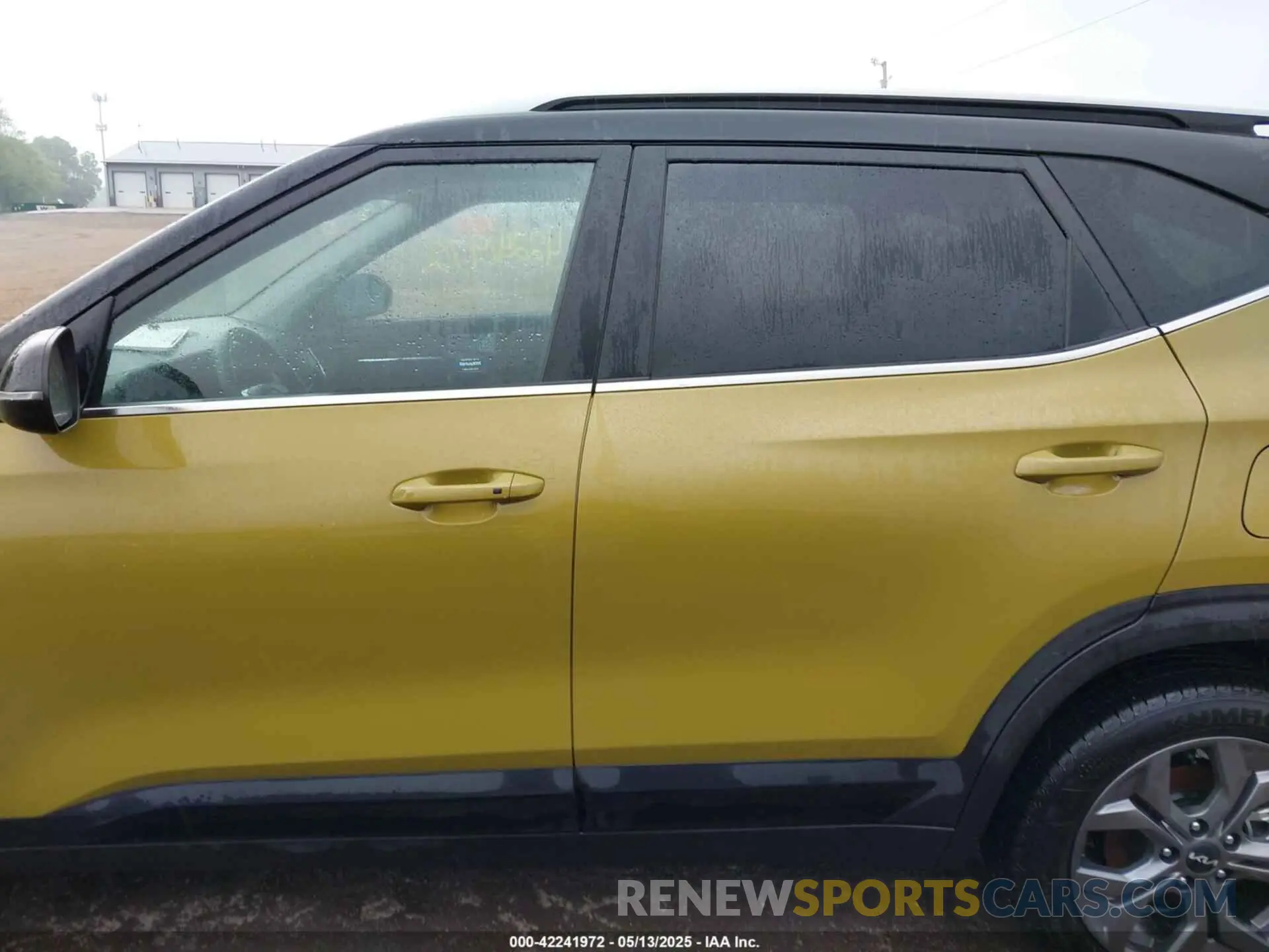 13 Photograph of a damaged car KNDEUCAA6R7636154 KIA SELTOS 2024