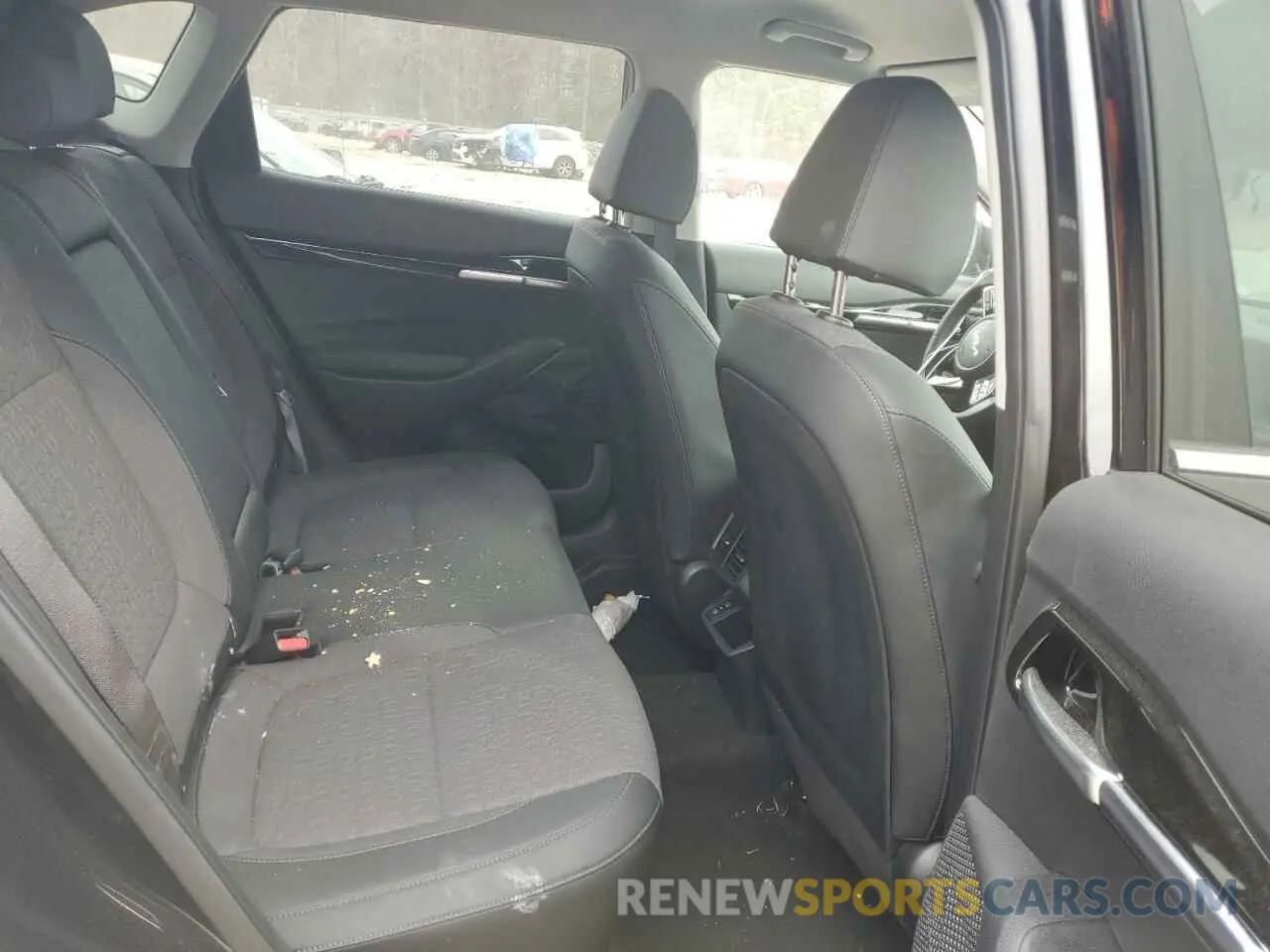 11 Photograph of a damaged car KNDEUCAA7R7569824 KIA SELTOS 2024