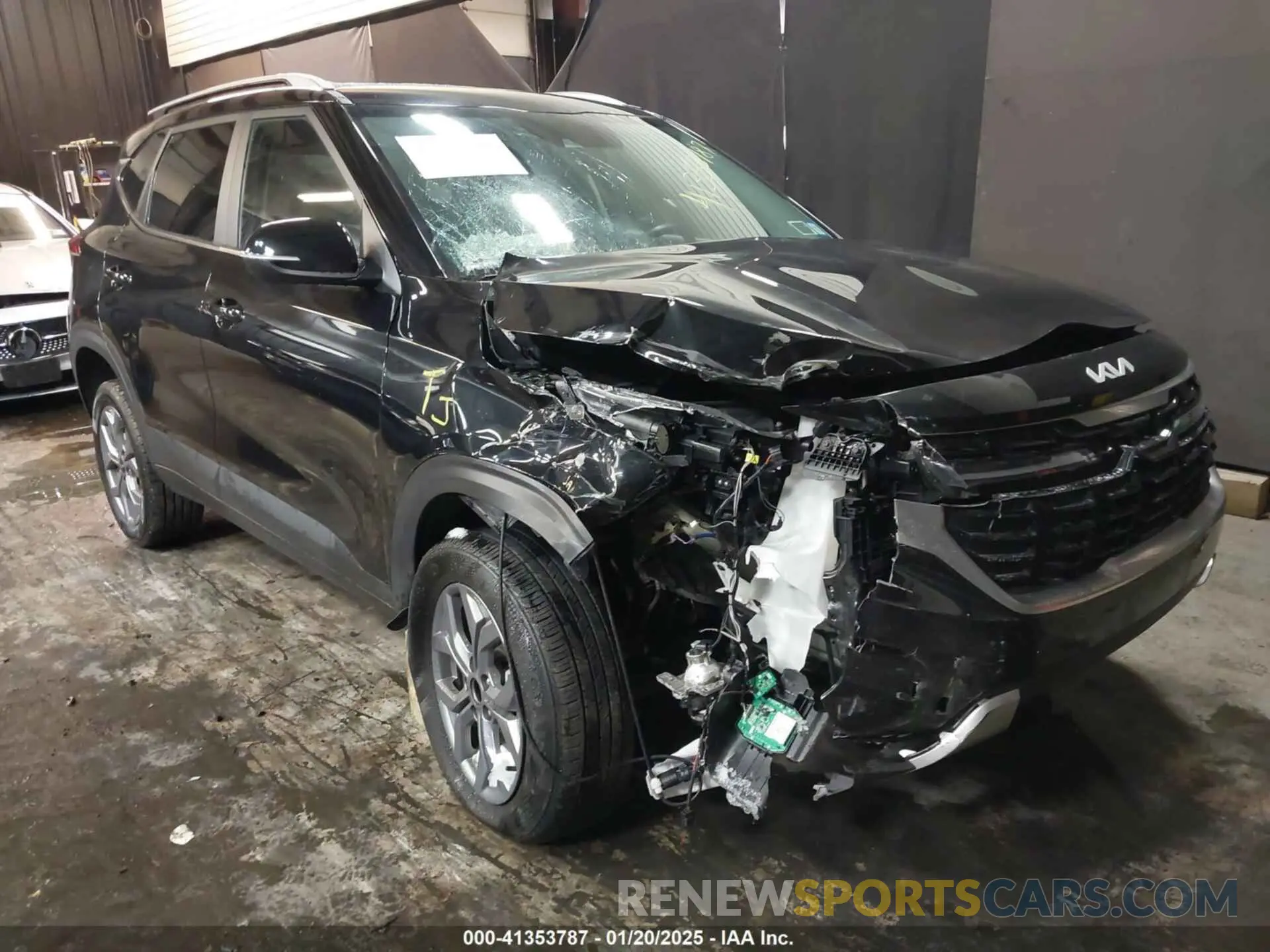 1 Photograph of a damaged car KNDEUCAA8R7522642 KIA SELTOS 2024