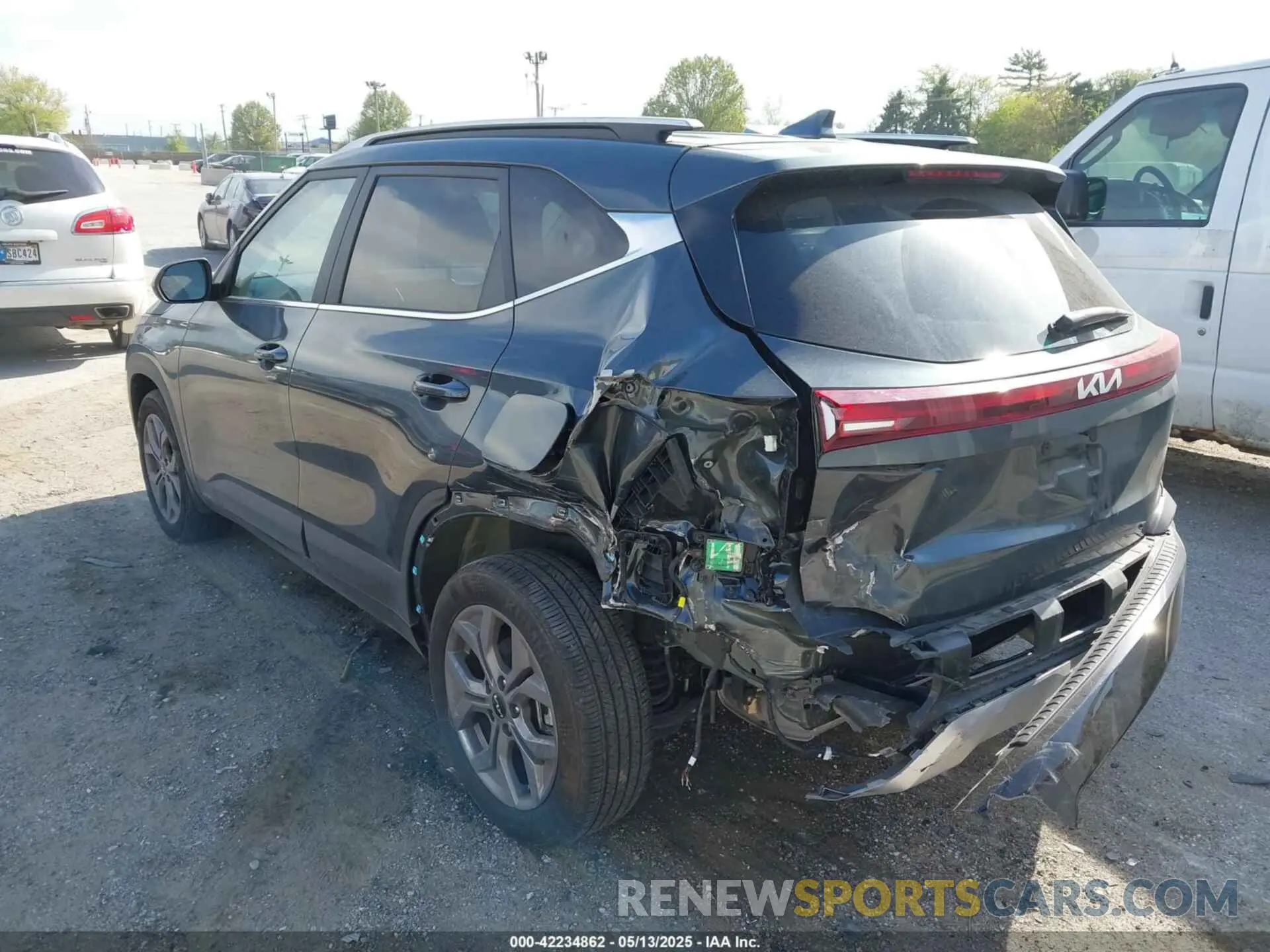 3 Photograph of a damaged car KNDEUCAA8R7551736 KIA SELTOS 2024