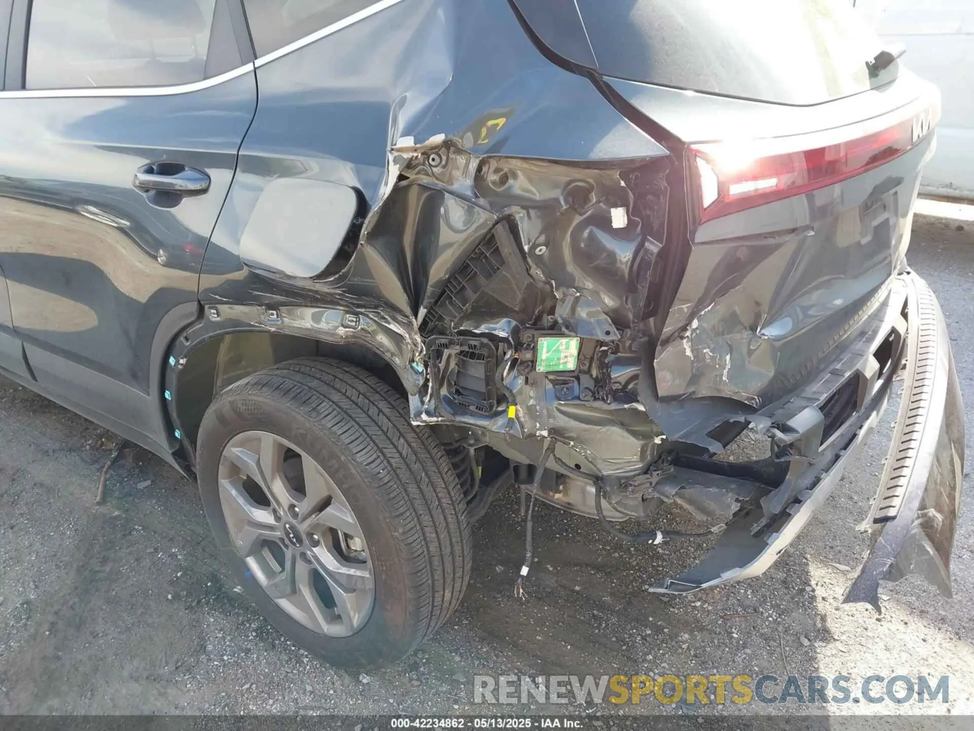 6 Photograph of a damaged car KNDEUCAA8R7551736 KIA SELTOS 2024