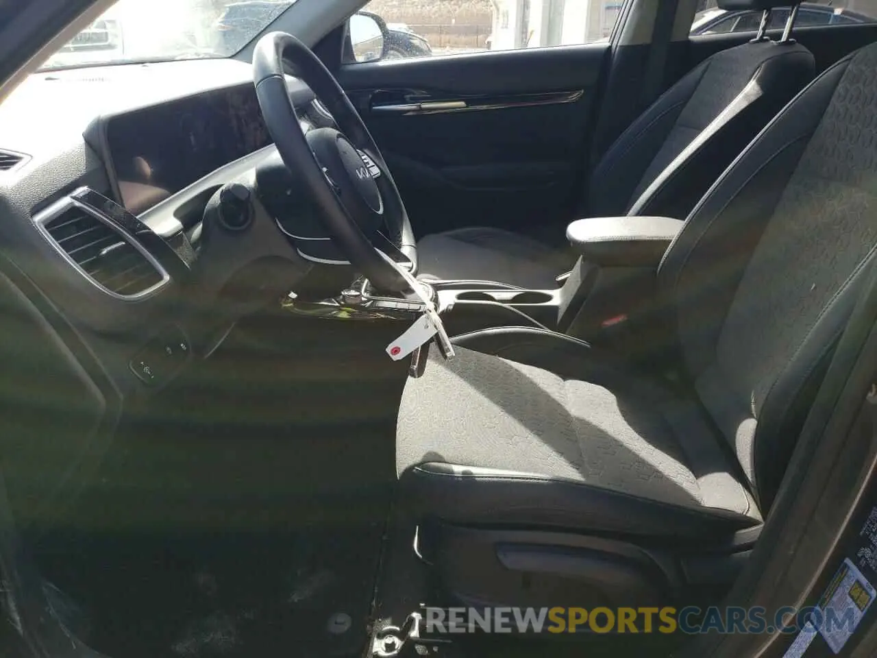 7 Photograph of a damaged car KNDEUCAA8R7632395 KIA SELTOS 2024