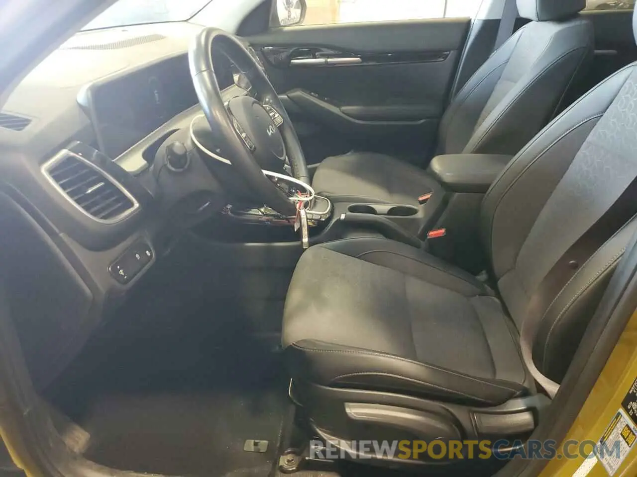 7 Photograph of a damaged car KNDEUCAA9R7628033 KIA SELTOS 2024