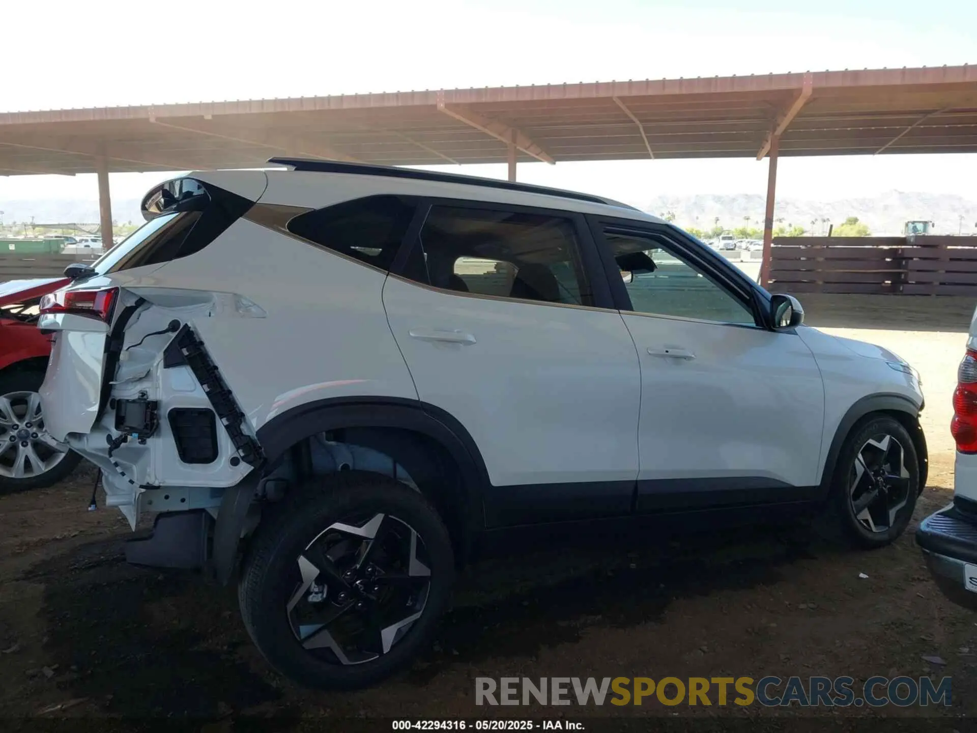 14 Photograph of a damaged car KNDER2AA0S7703414 KIA SELTOS 2025