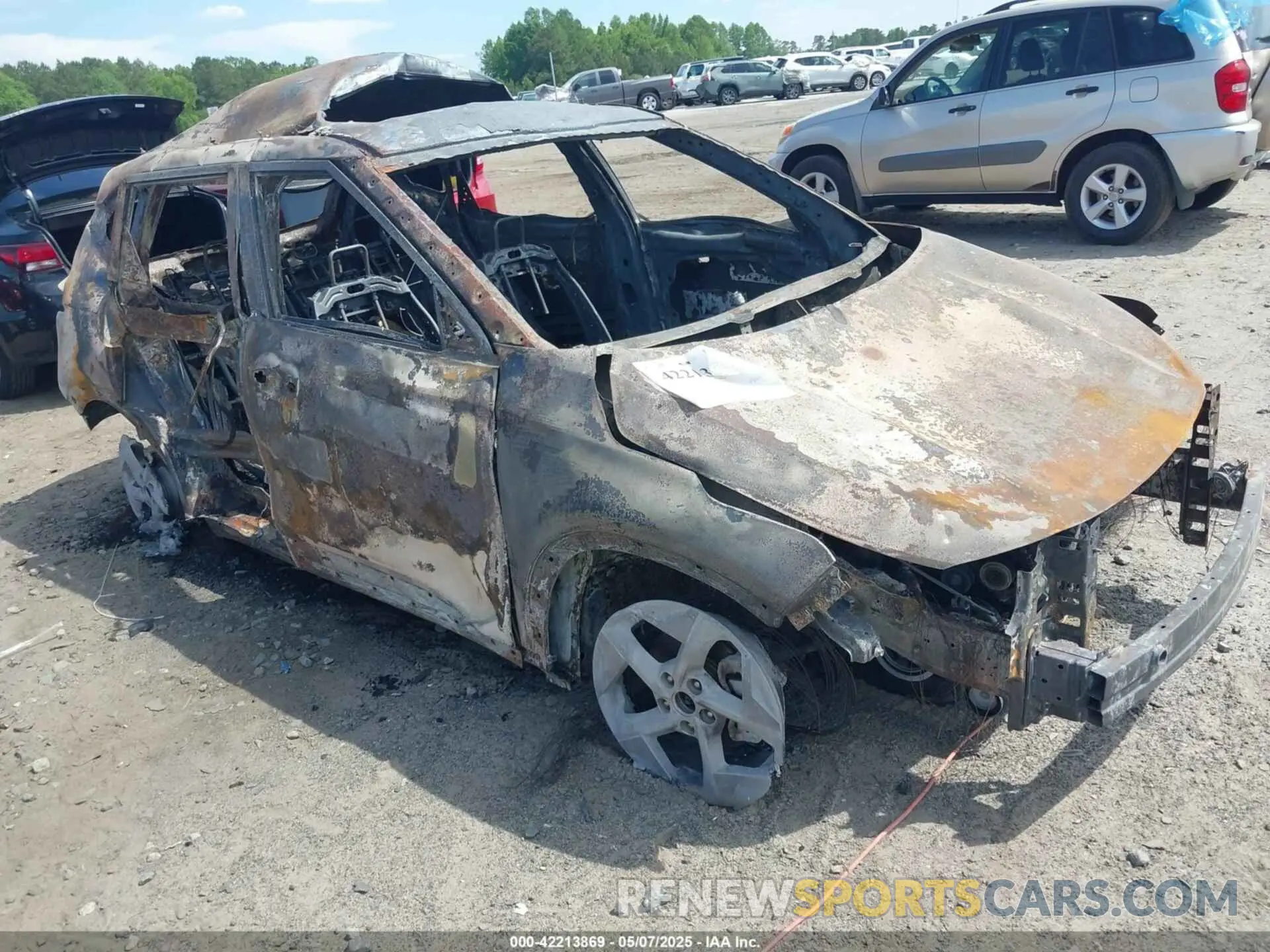 1 Photograph of a damaged car KNDER2AA1S7679270 KIA SELTOS 2025