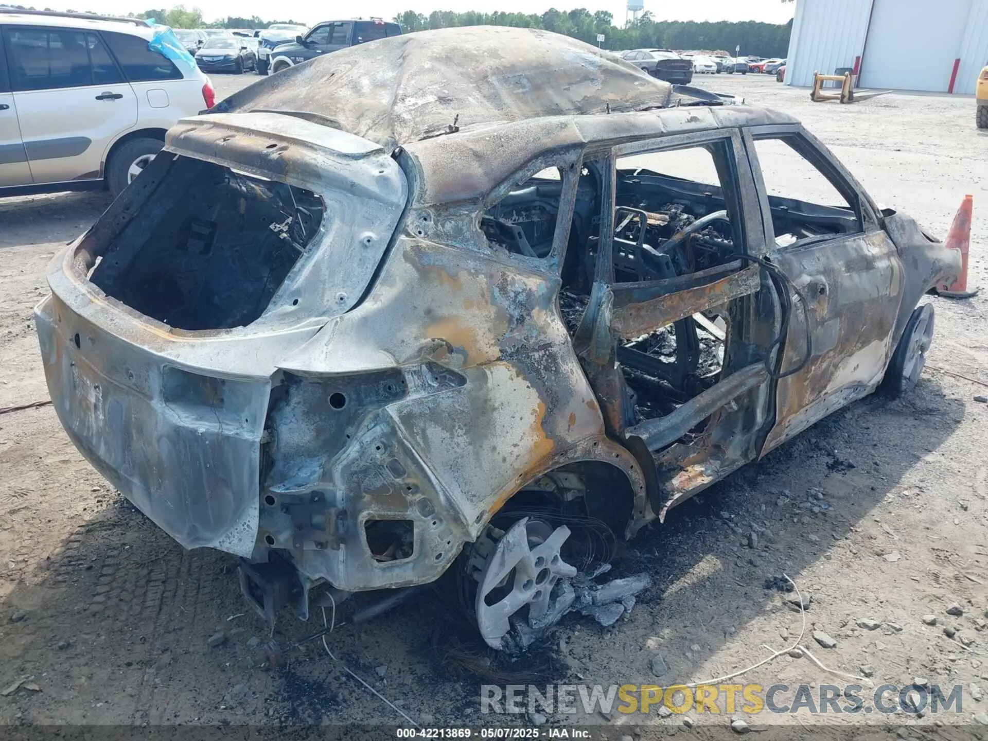 4 Photograph of a damaged car KNDER2AA1S7679270 KIA SELTOS 2025
