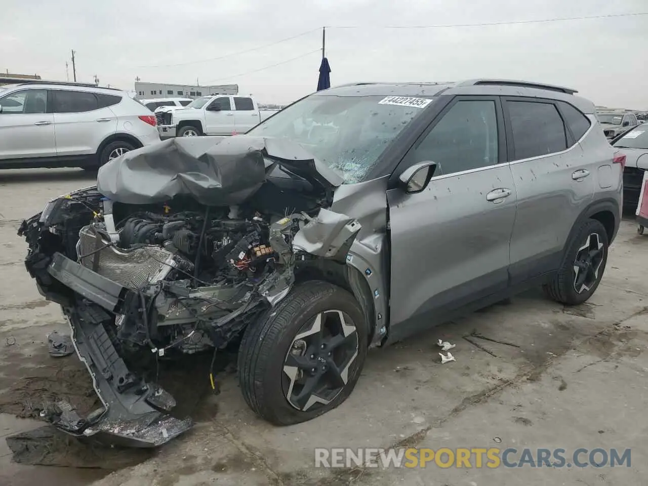 1 Photograph of a damaged car KNDER2AA2S7671890 KIA SELTOS 2025