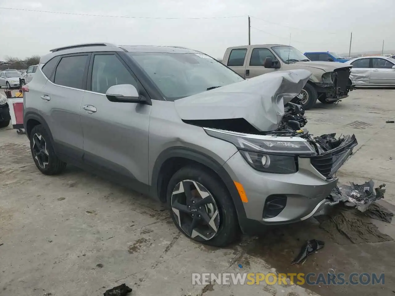 4 Photograph of a damaged car KNDER2AA2S7671890 KIA SELTOS 2025