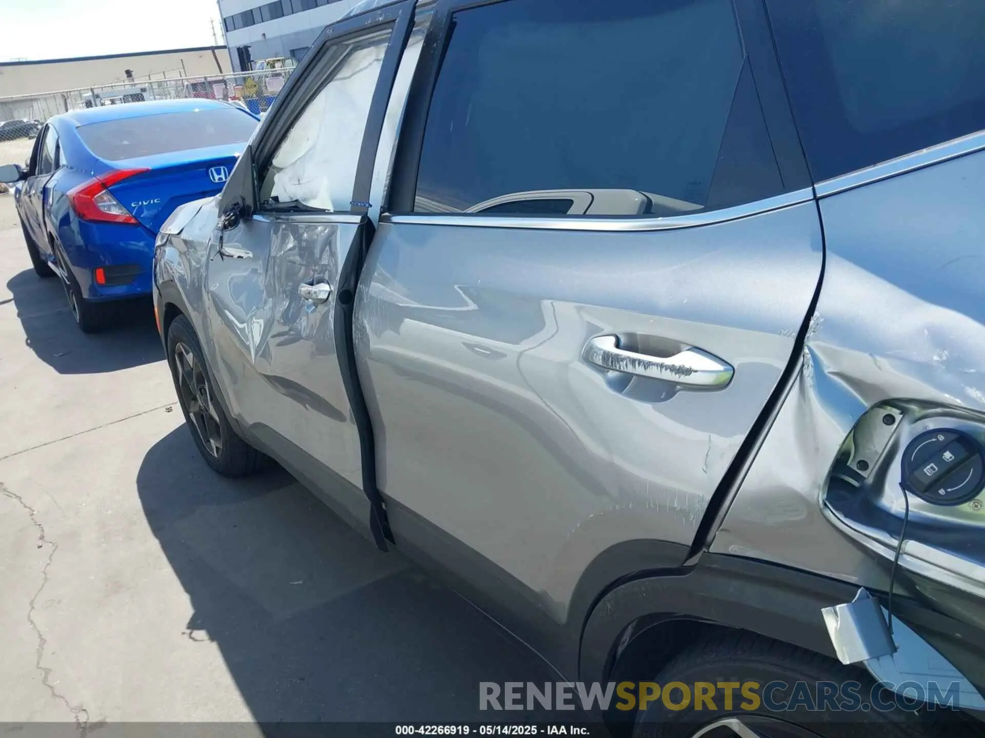 14 Photograph of a damaged car KNDER2AA6S7741682 KIA SELTOS 2025