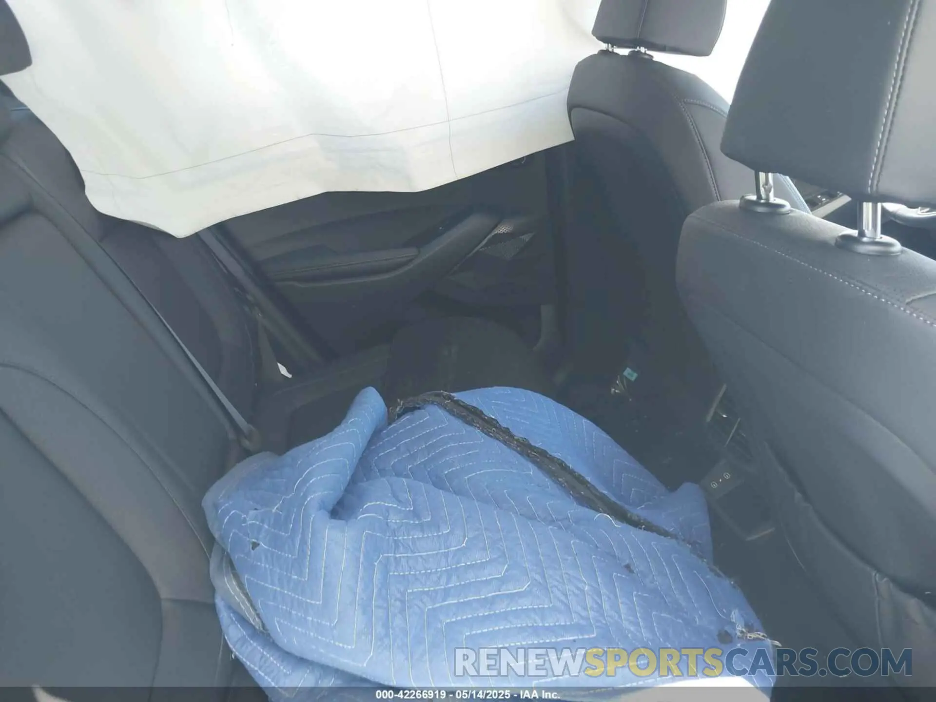 8 Photograph of a damaged car KNDER2AA6S7741682 KIA SELTOS 2025