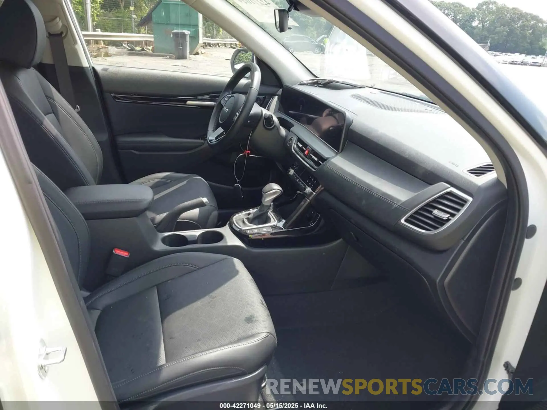 5 Photograph of a damaged car KNDER2AA8S7674258 KIA SELTOS 2025