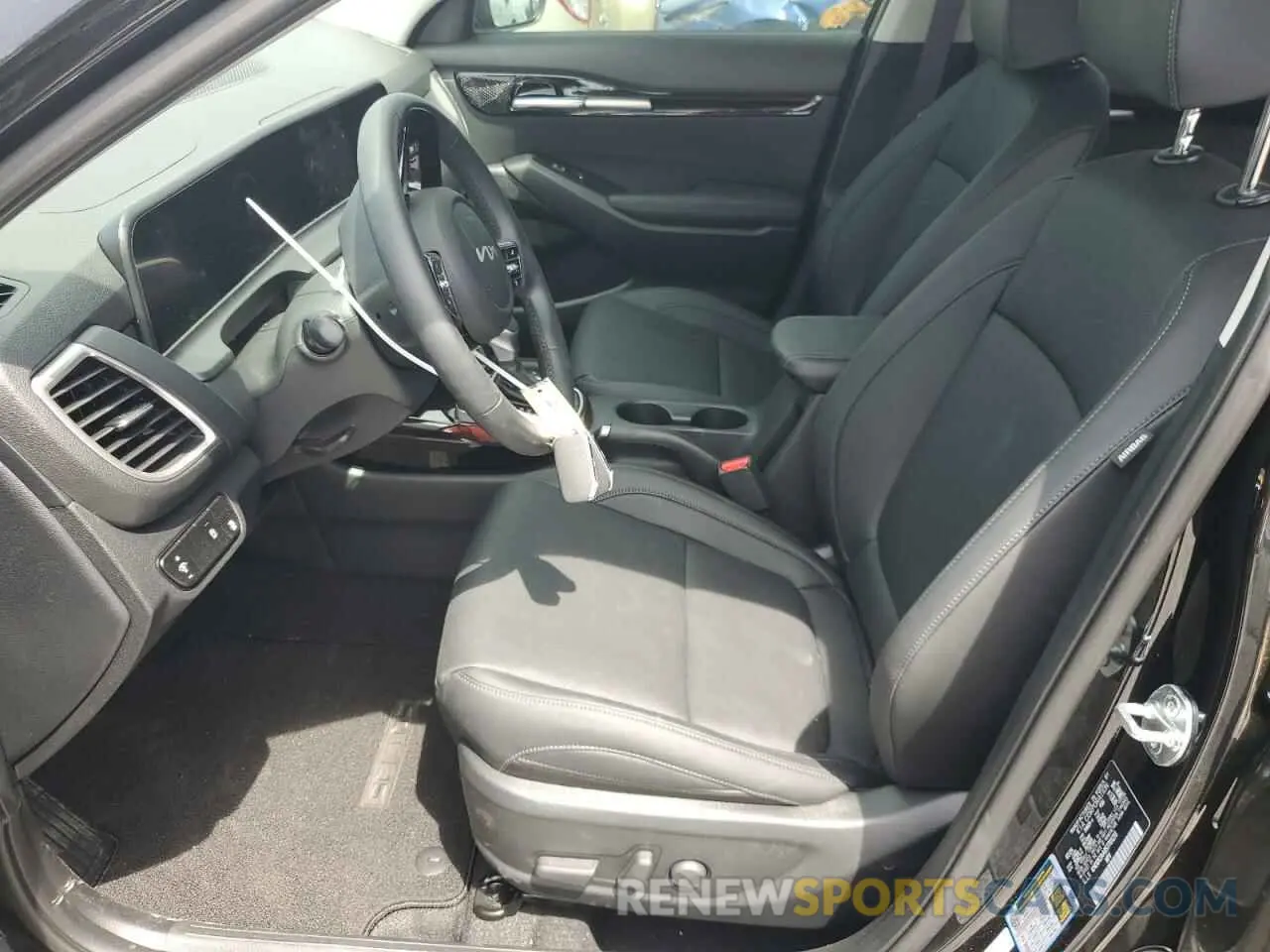 7 Photograph of a damaged car KNDER2AA8S7701233 KIA SELTOS 2025