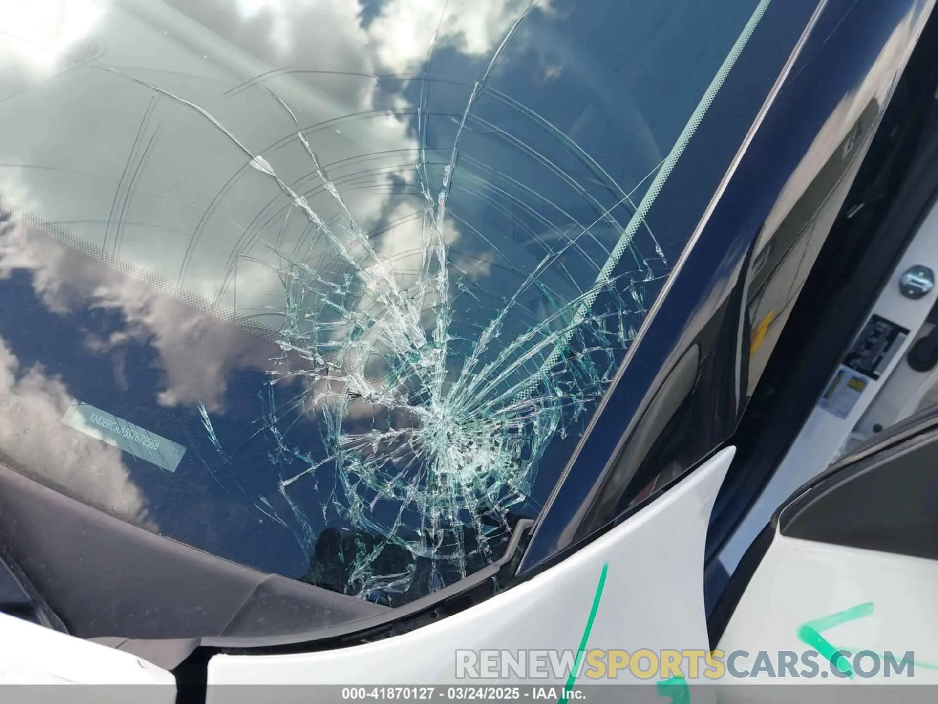 18 Photograph of a damaged car KNDERCAA5S7672568 KIA SELTOS 2025
