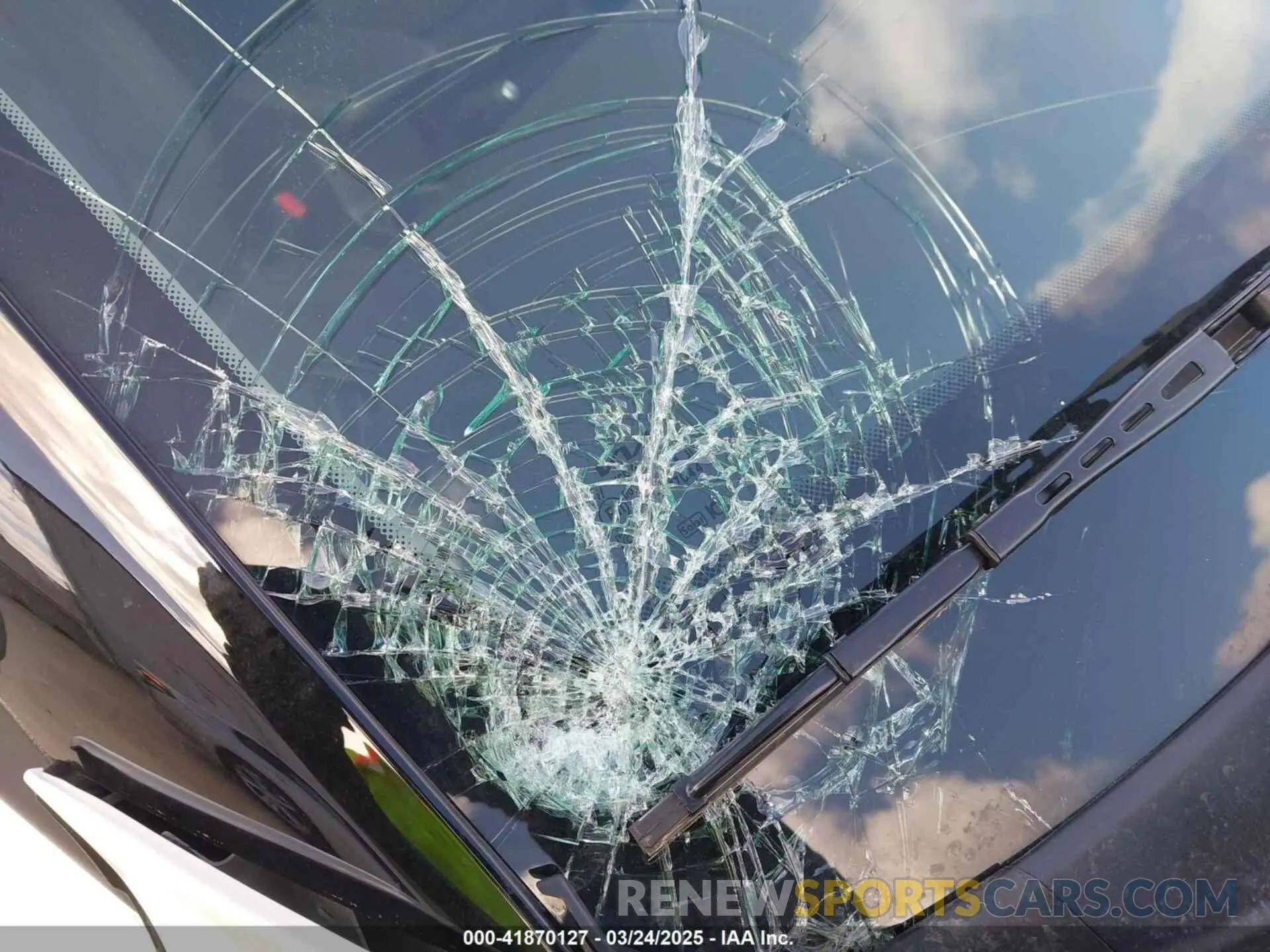 19 Photograph of a damaged car KNDERCAA5S7672568 KIA SELTOS 2025