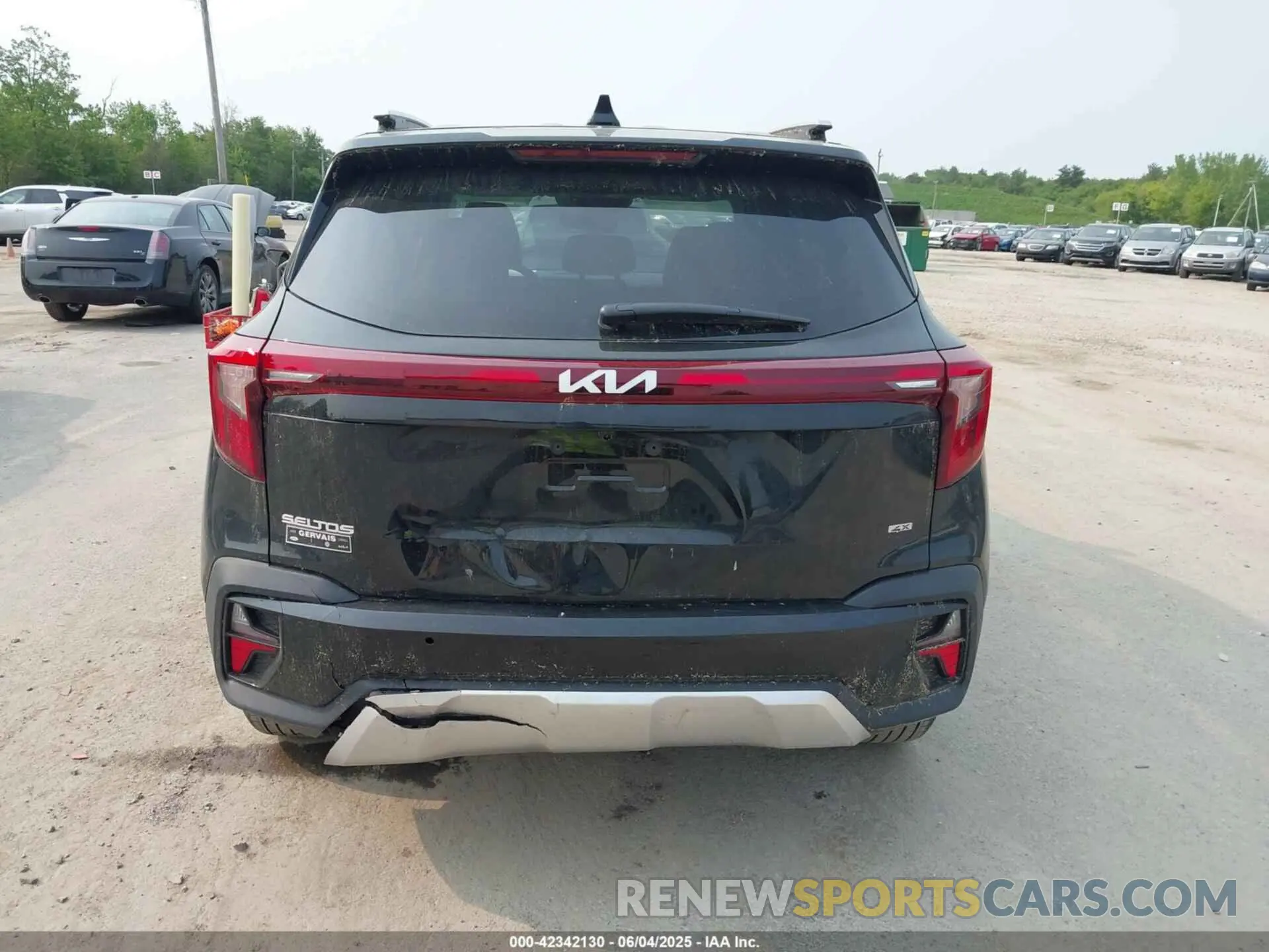16 Photograph of a damaged car KNDERCAA5S7732459 KIA SELTOS 2025