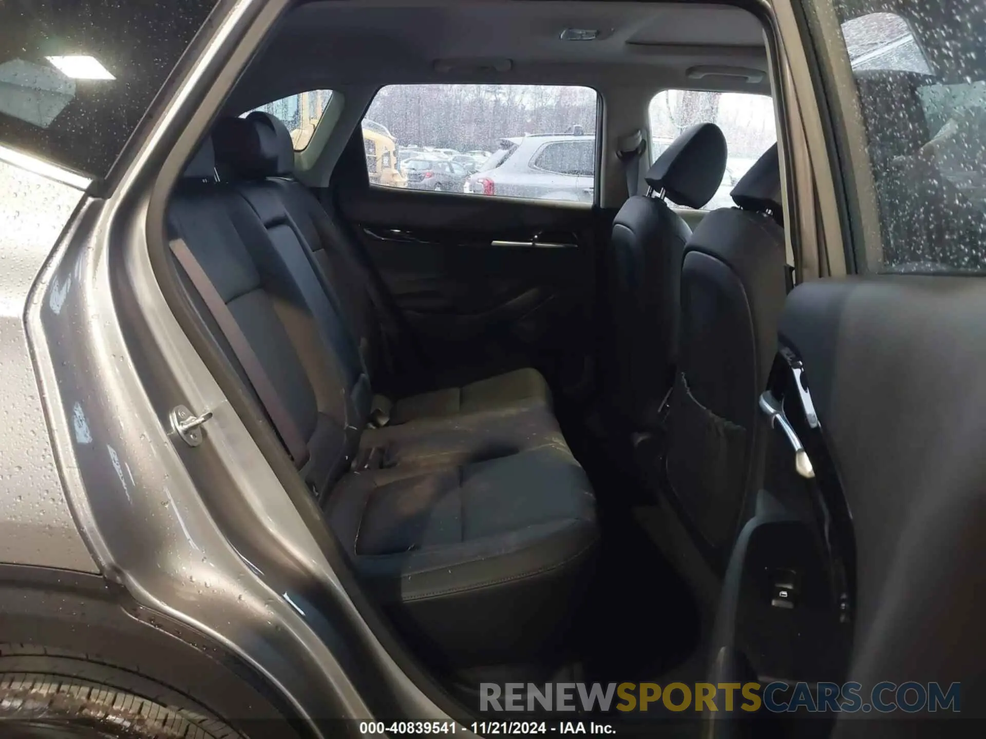 8 Photograph of a damaged car KNDERCAA6S7671087 KIA SELTOS 2025