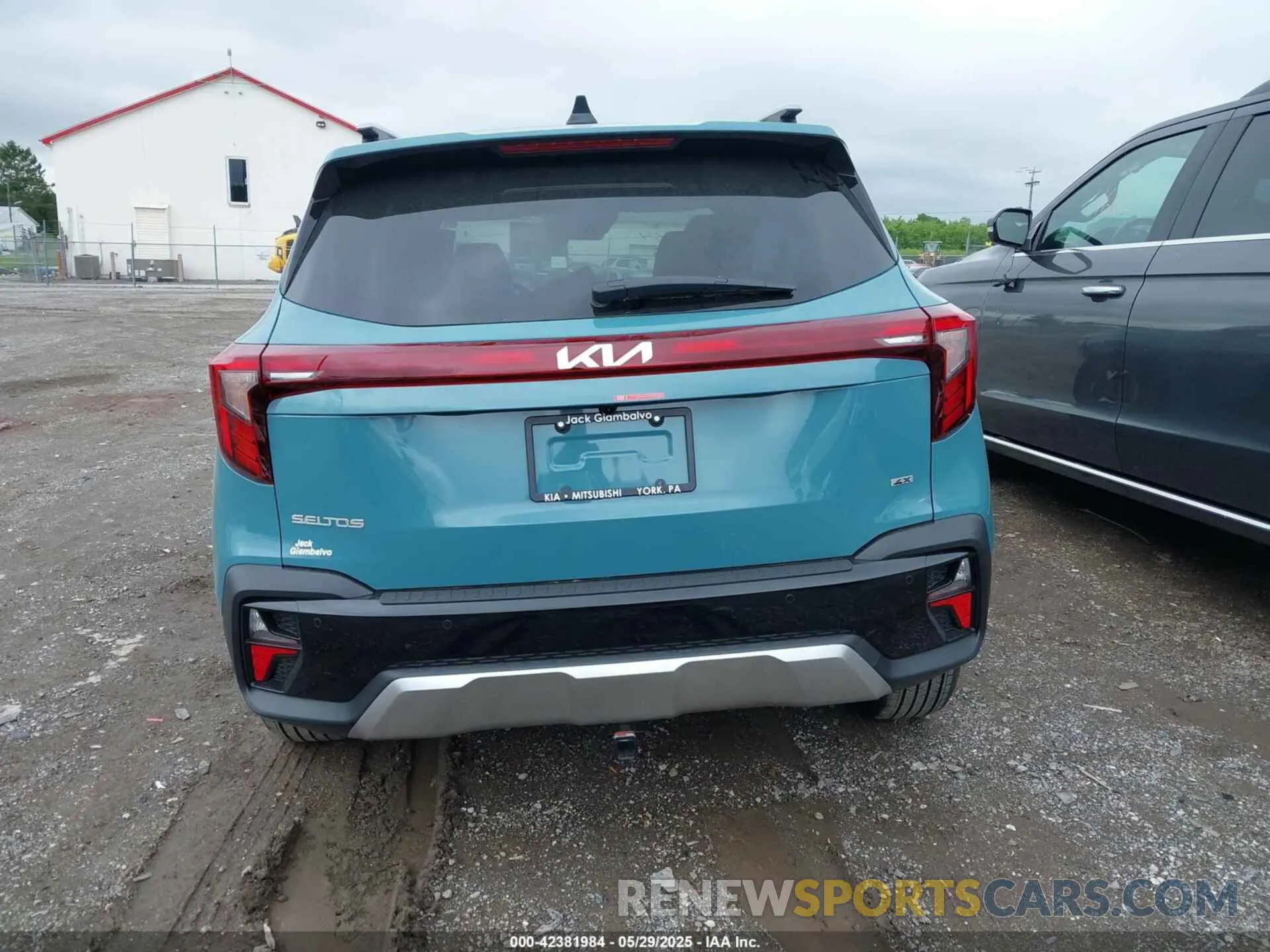 16 Photograph of a damaged car KNDERCAA7S7767701 KIA SELTOS 2025