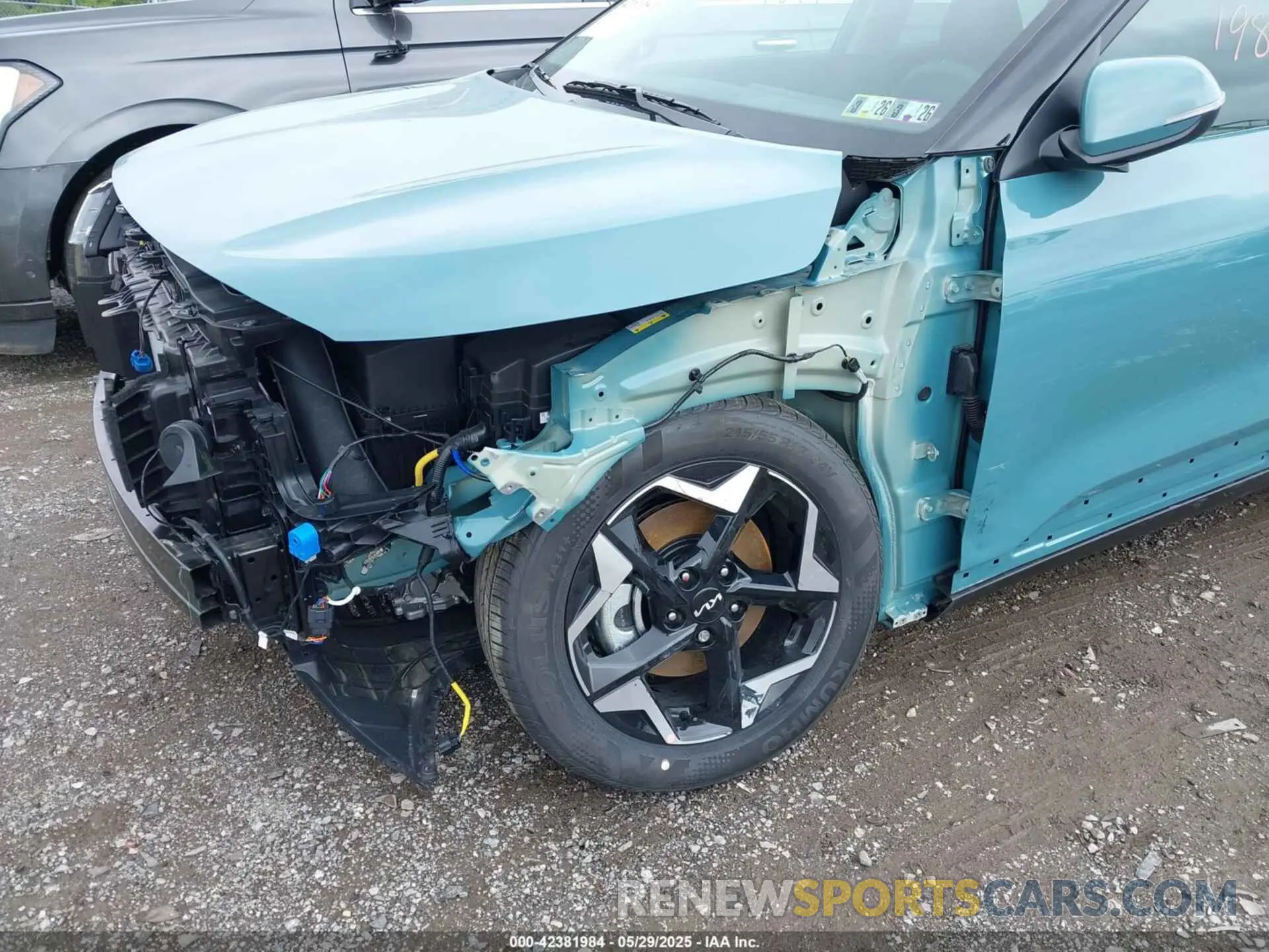 17 Photograph of a damaged car KNDERCAA7S7767701 KIA SELTOS 2025