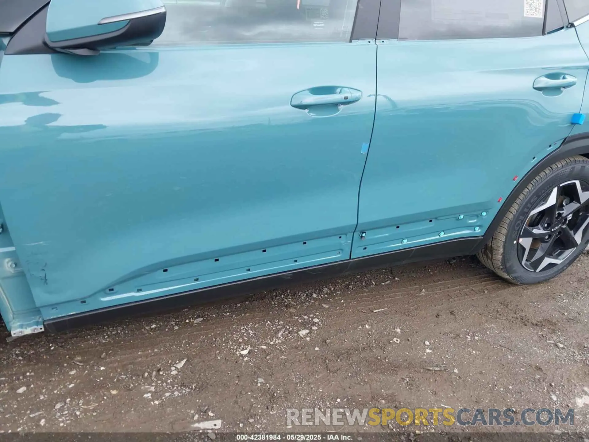 18 Photograph of a damaged car KNDERCAA7S7767701 KIA SELTOS 2025