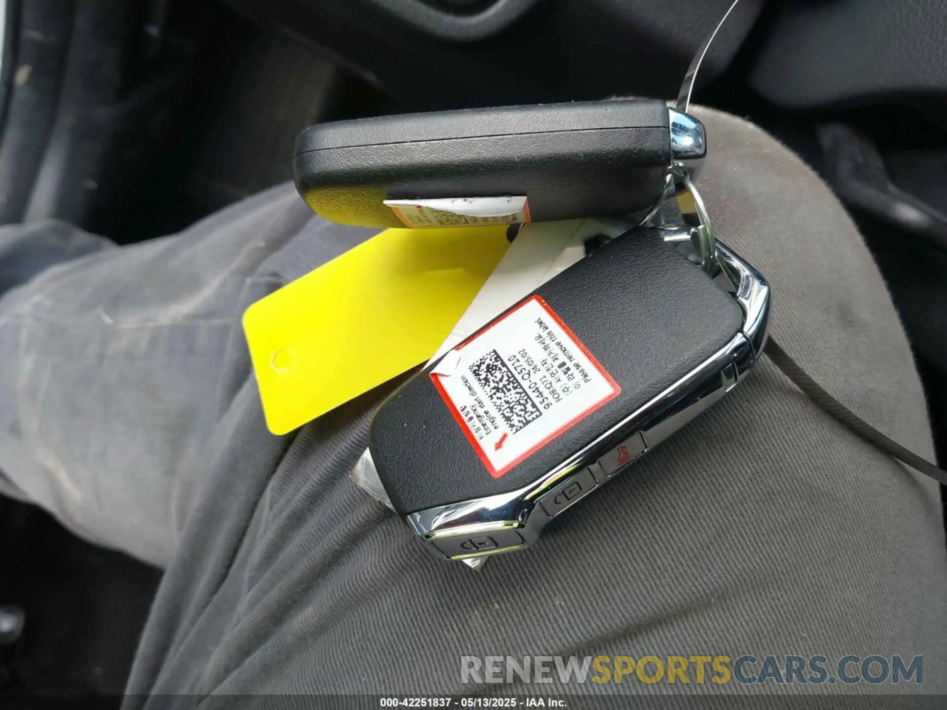 11 Photograph of a damaged car KNDEU2AA6S7669302 KIA SELTOS 2025
