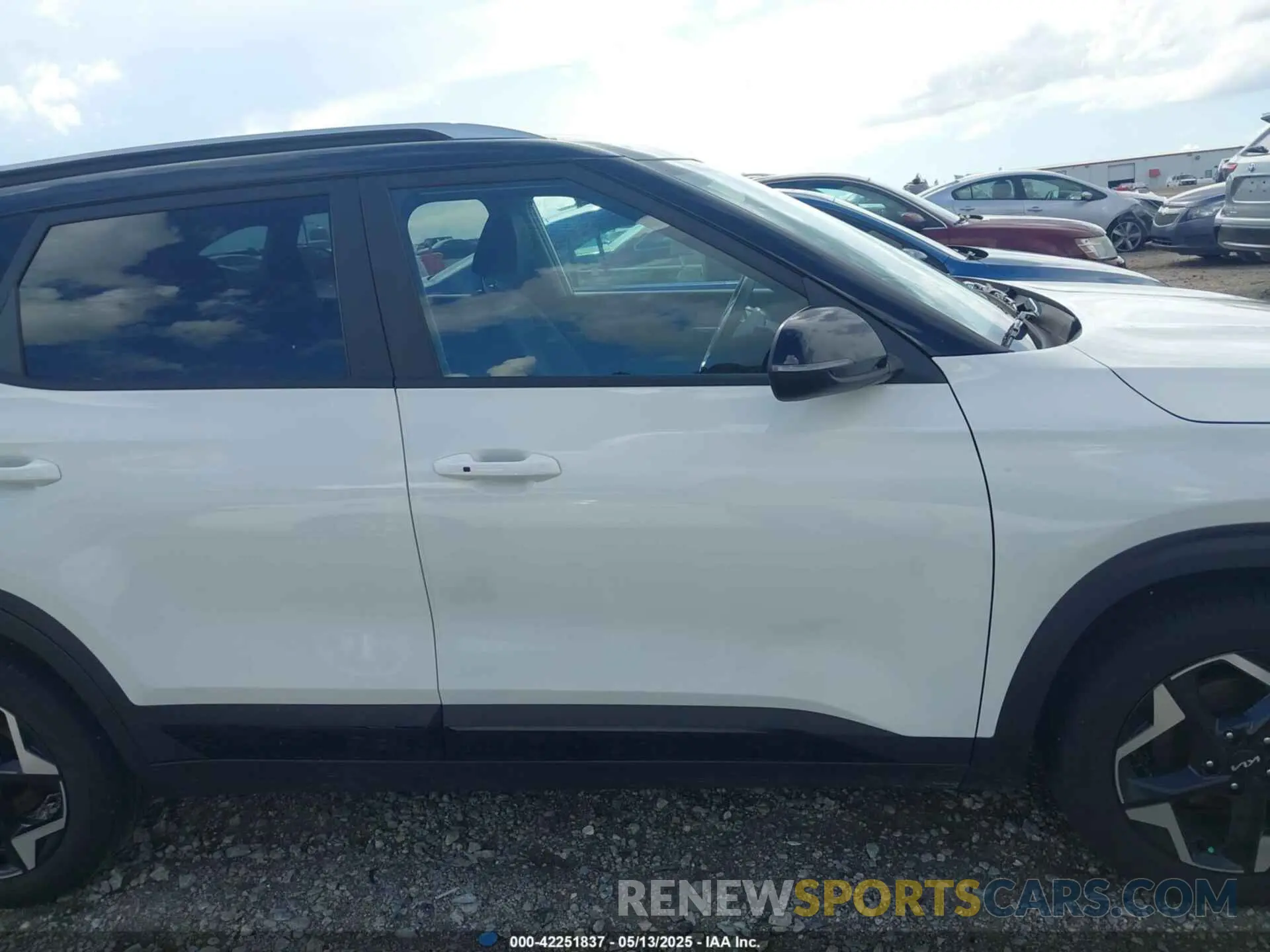 13 Photograph of a damaged car KNDEU2AA6S7669302 KIA SELTOS 2025