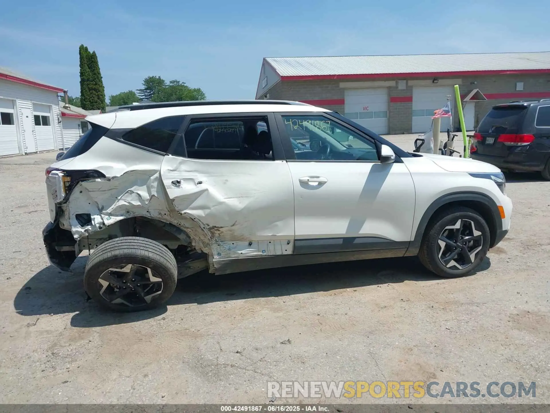 13 Photograph of a damaged car KNDEUCAA0S7687168 KIA SELTOS 2025