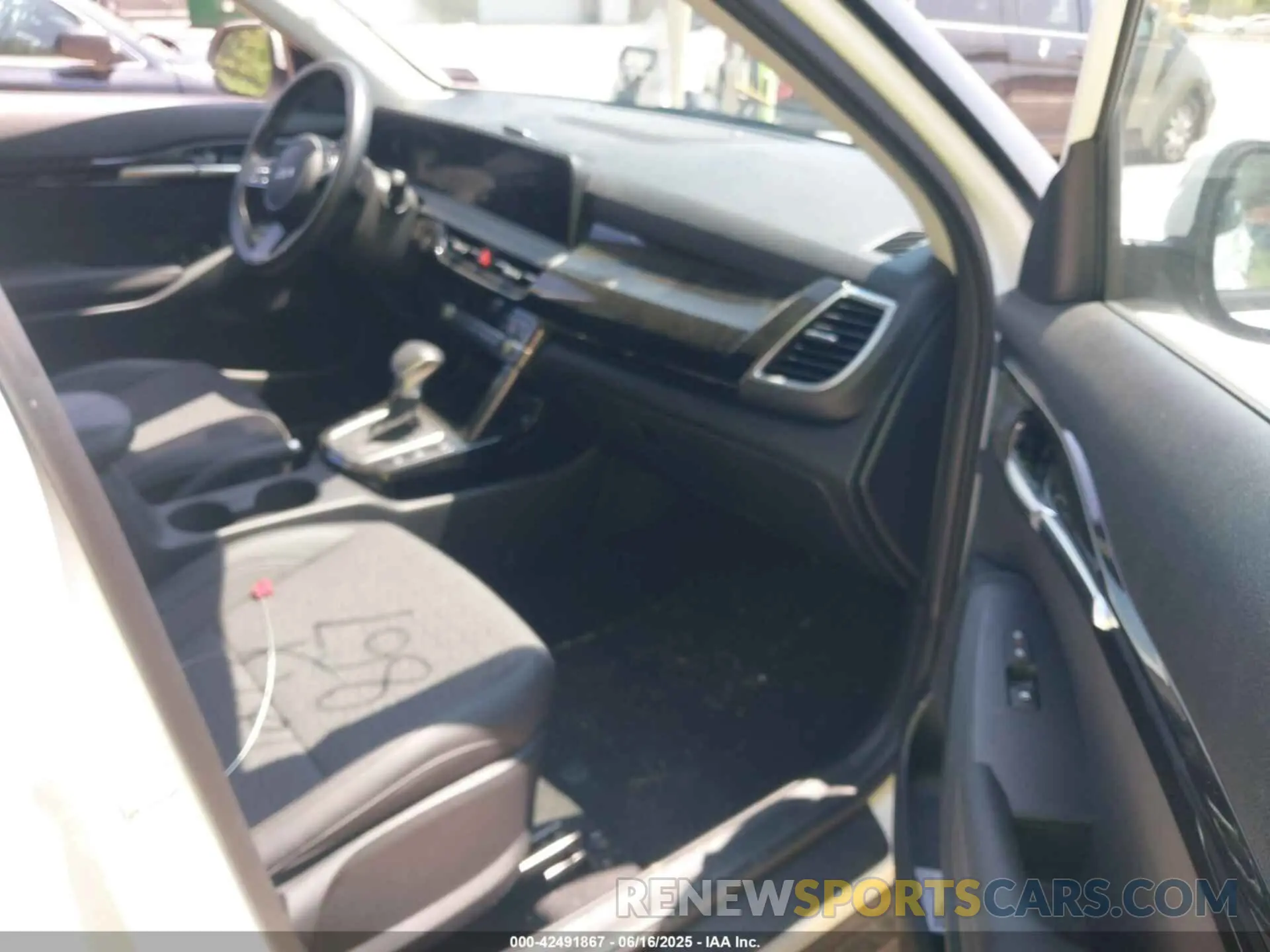 5 Photograph of a damaged car KNDEUCAA0S7687168 KIA SELTOS 2025