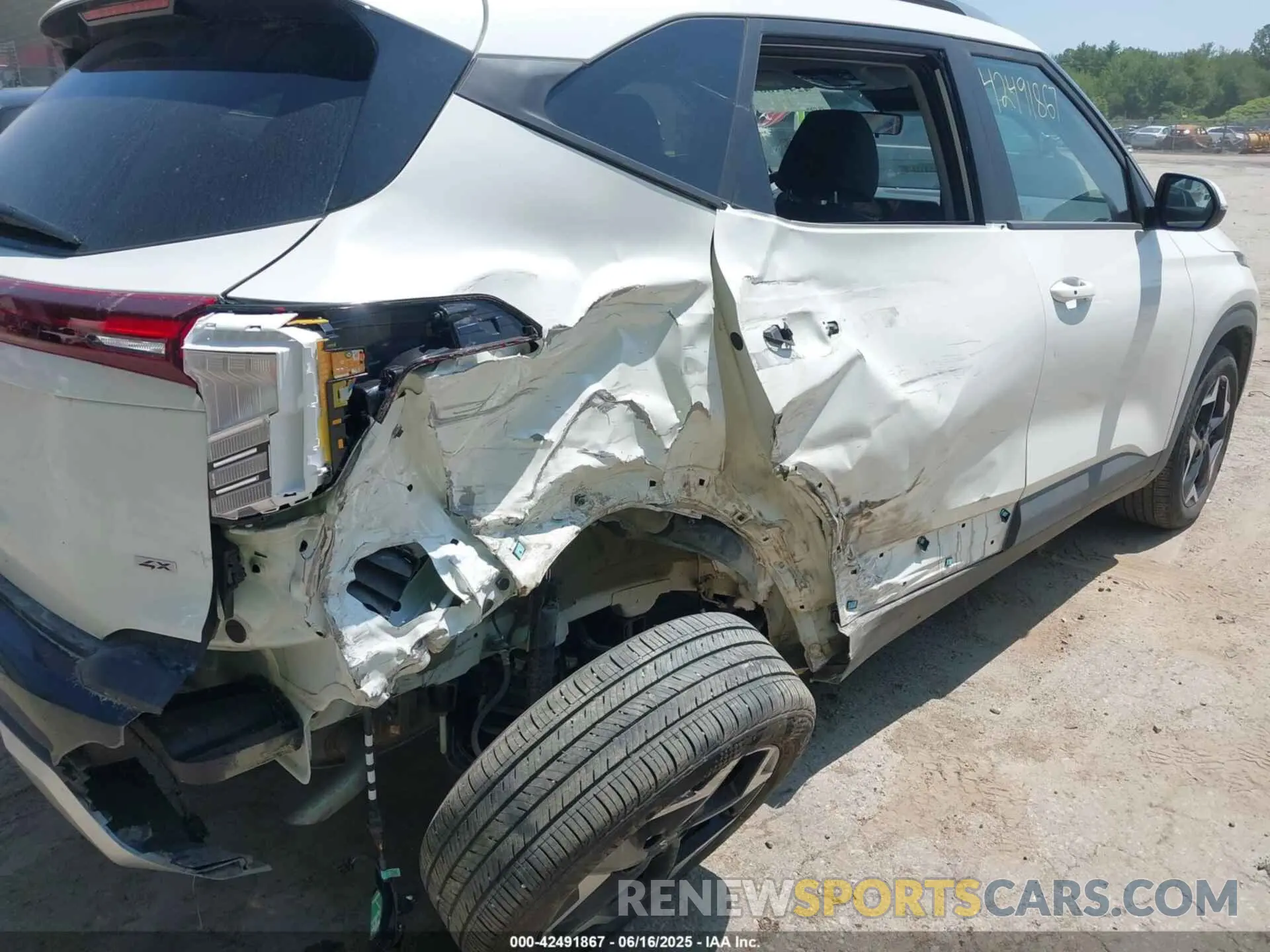6 Photograph of a damaged car KNDEUCAA0S7687168 KIA SELTOS 2025