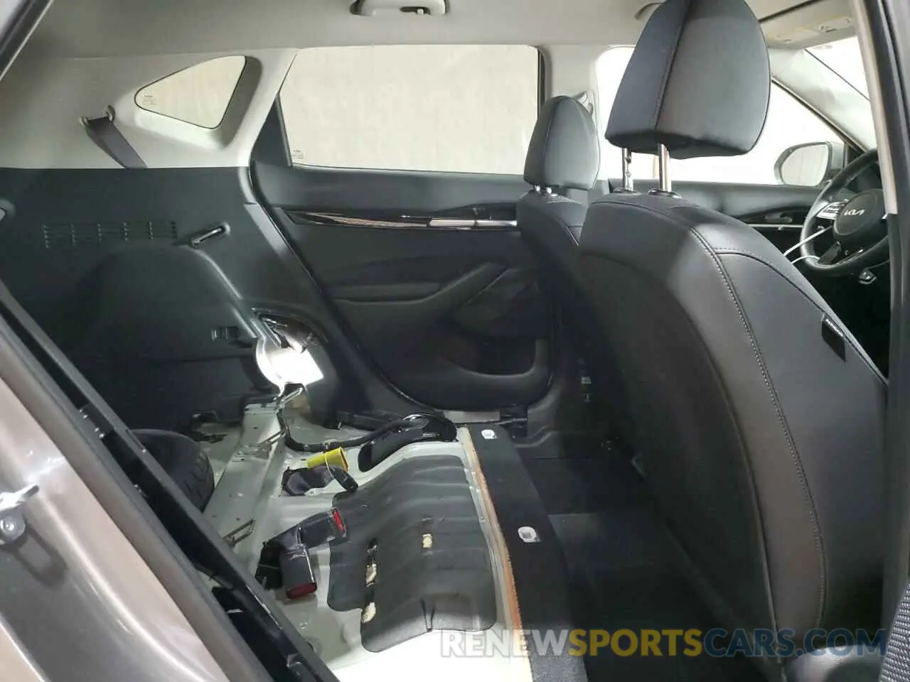 11 Photograph of a damaged car KNDEUCAA1S7681699 KIA SELTOS 2025