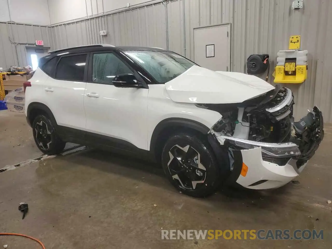 4 Photograph of a damaged car KNDEUCAA4S7726232 KIA SELTOS 2025
