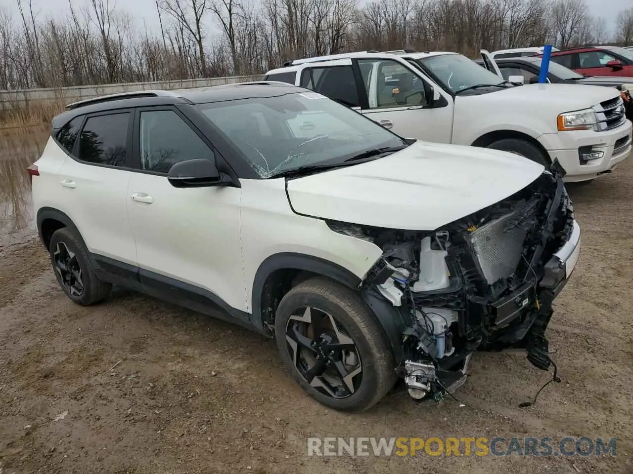 4 Photograph of a damaged car KNDEUCAA9S7714741 KIA SELTOS 2025