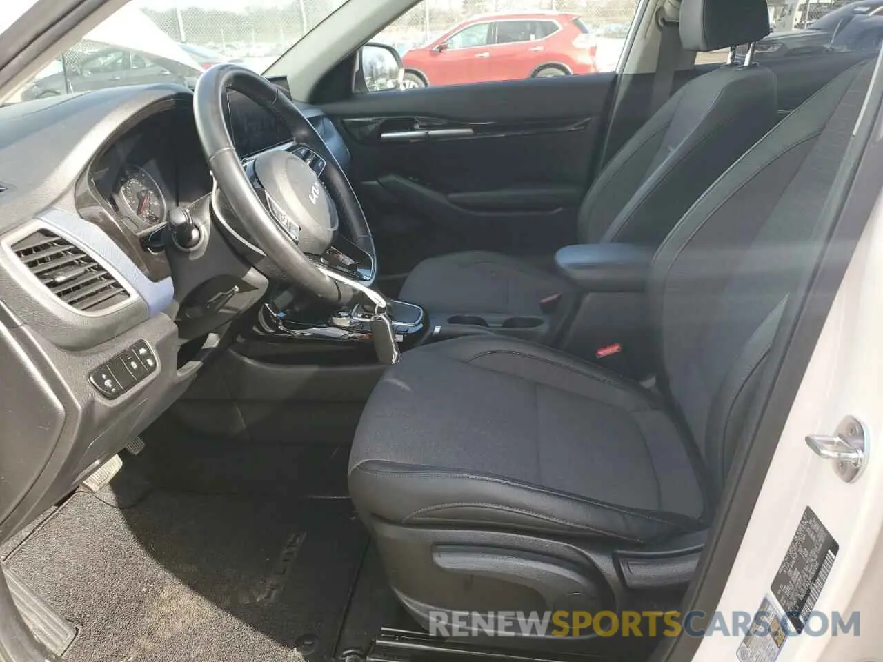 7 Photograph of a damaged car KNDEUCA22N7300021 KIA SELTOS NIG 2022