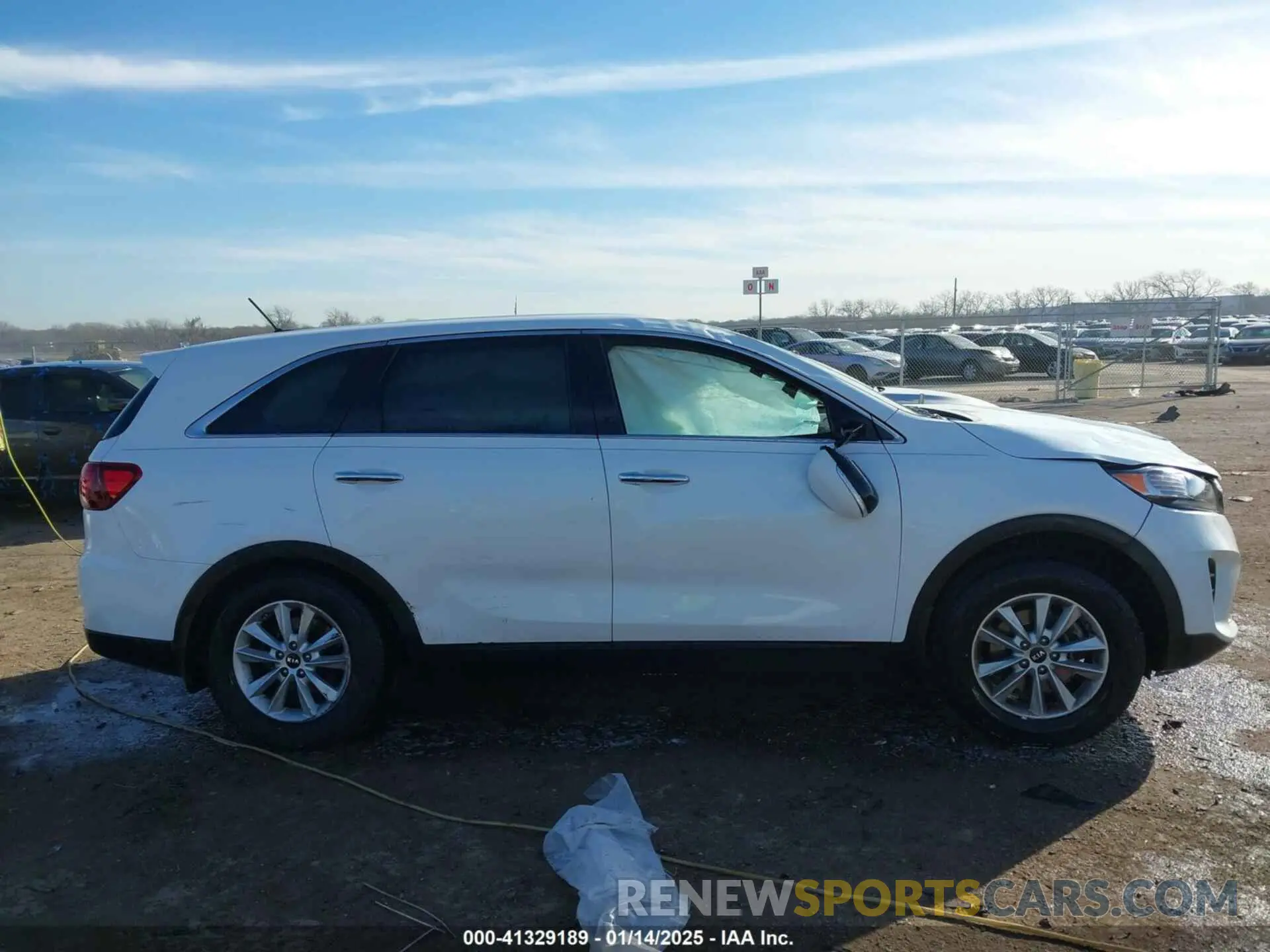 13 Photograph of a damaged car 5XYPG4A30KG436287 KIA SORENTO 2019