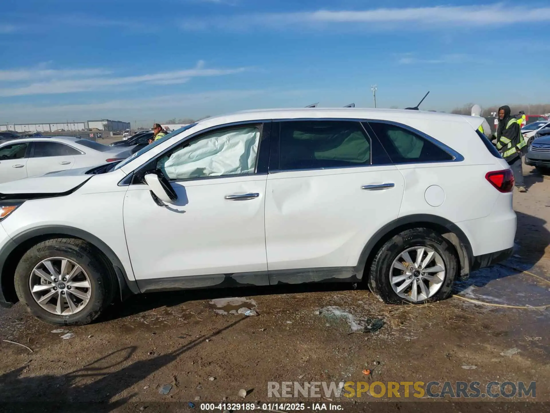 14 Photograph of a damaged car 5XYPG4A30KG436287 KIA SORENTO 2019