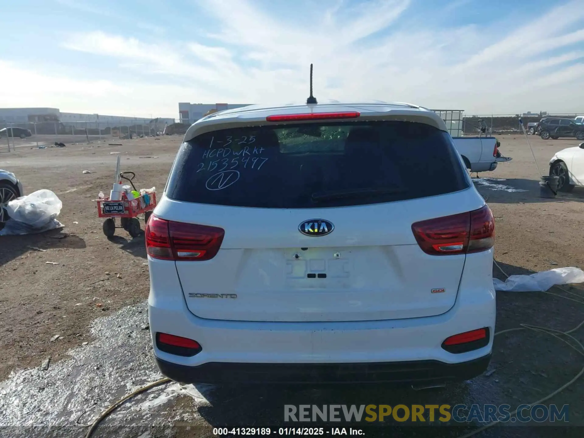 16 Photograph of a damaged car 5XYPG4A30KG436287 KIA SORENTO 2019